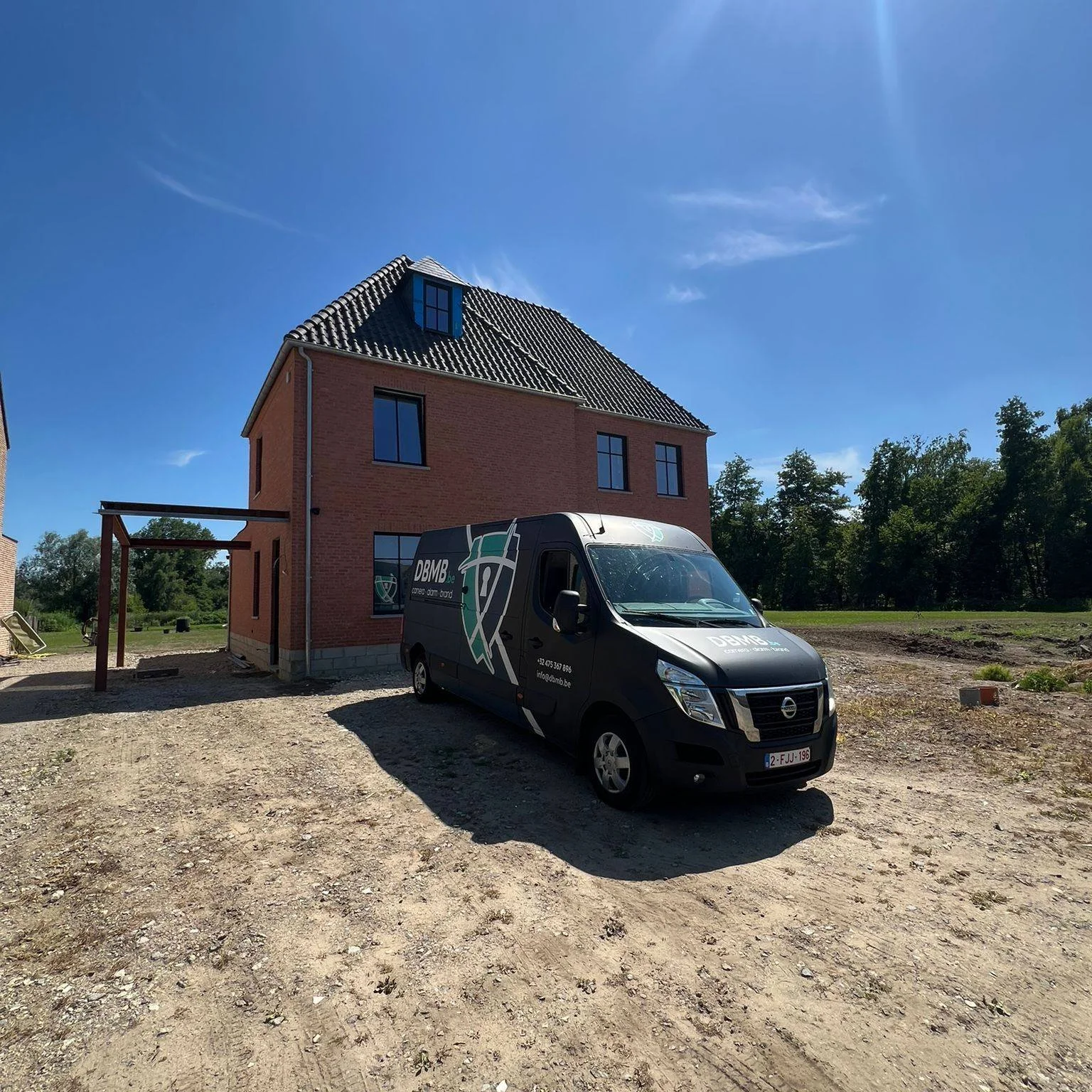 Woning in Zonhoven voorzien van camerabewaking!

Vandaag mochten we een woning in Zonhoven uitrusten met een professioneel camerabewakingssysteem.
De bewoners kunnen nu op elk moment, vanop afstand, live meevolgen wat er rond hun woning gebeurt &ndas