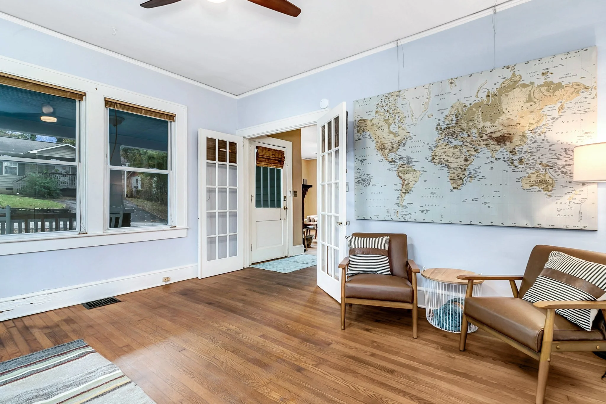 L - Family Room (1).JPG