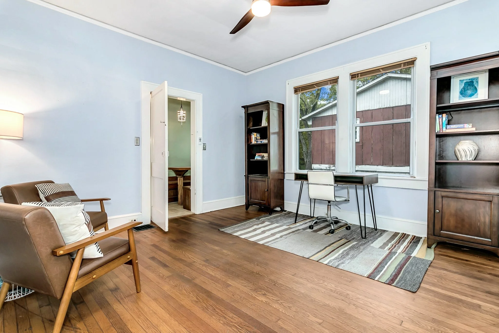 L - Family Room (4).JPG