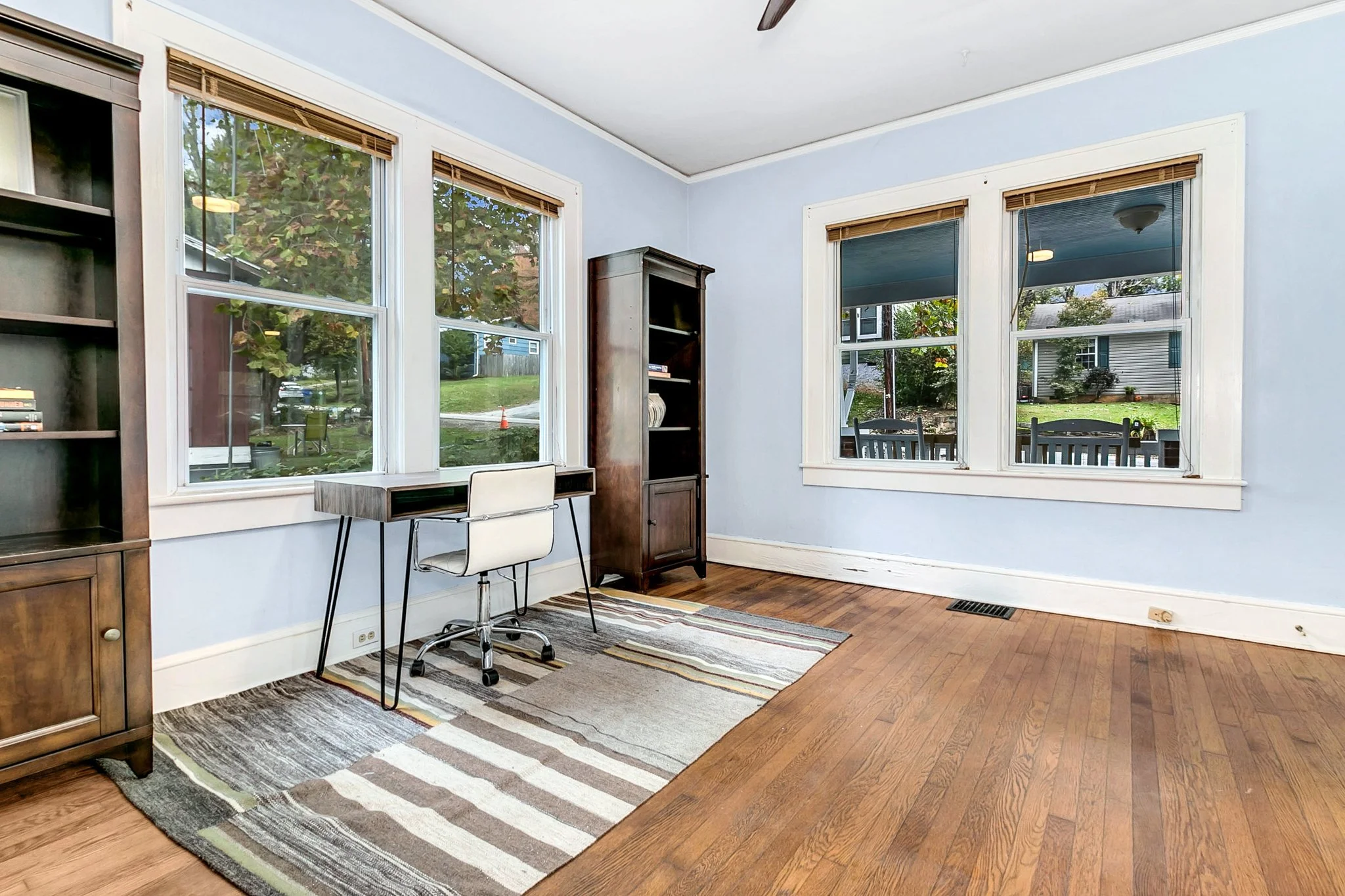 L - Family Room (5).JPG