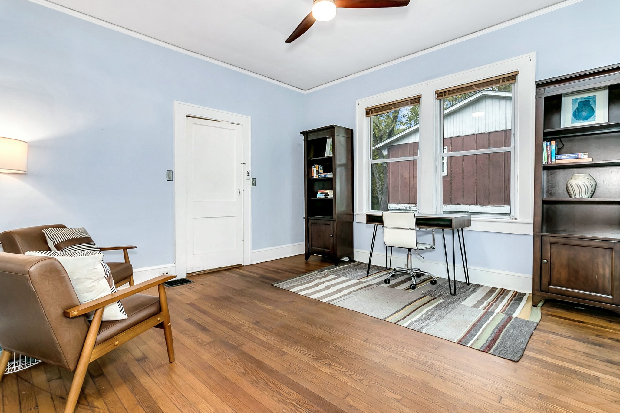 L - Family Room (3).JPG