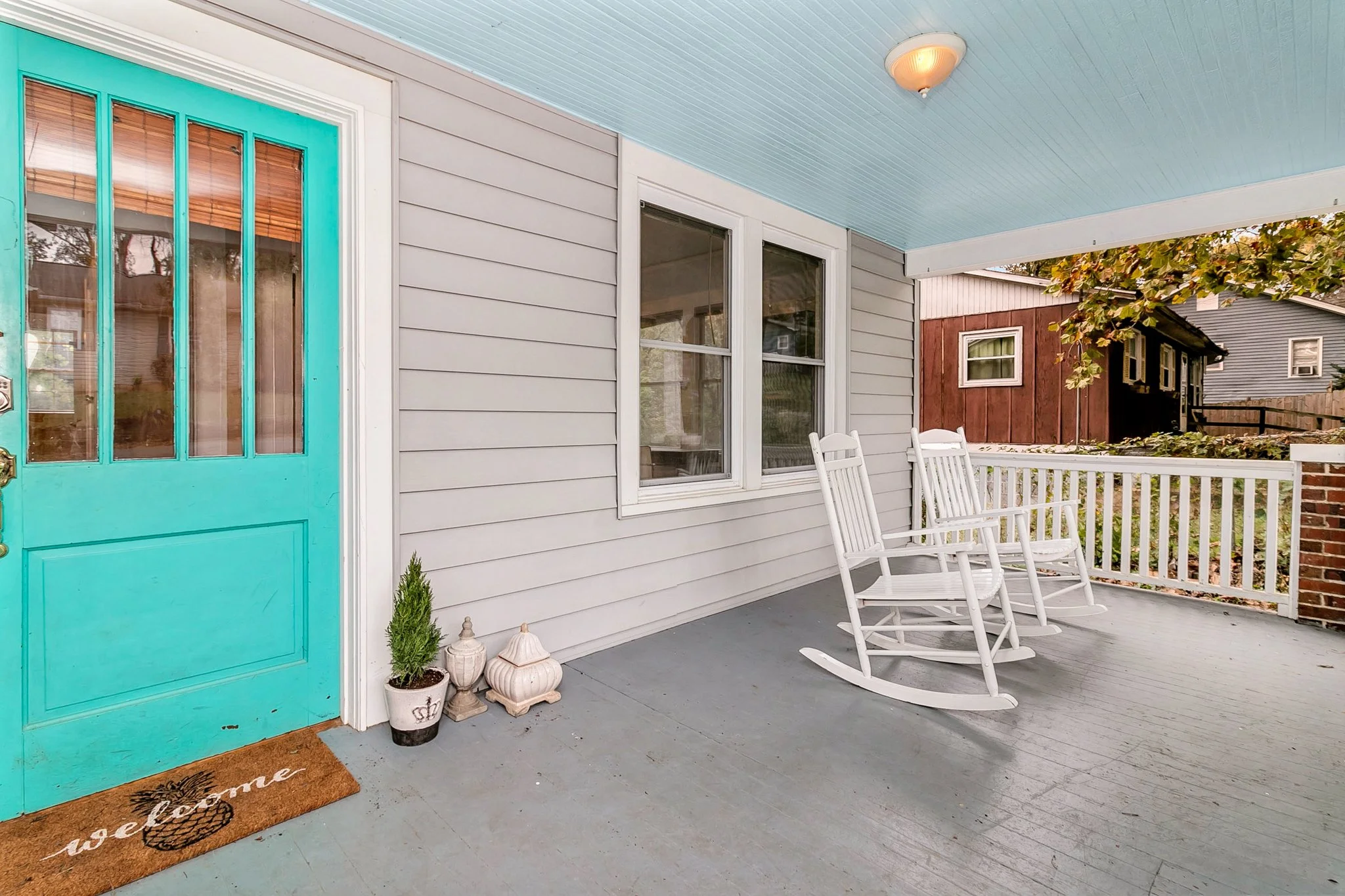 A - Front Entry (1).JPG