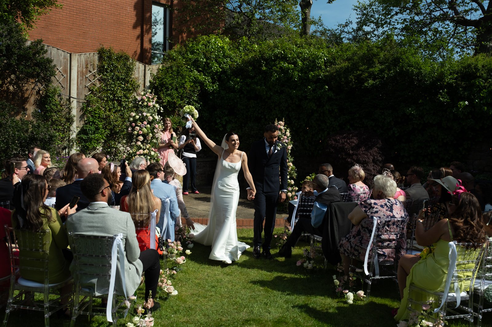 E & U Minimal Back garden Beautiful Wedding-456.jpg