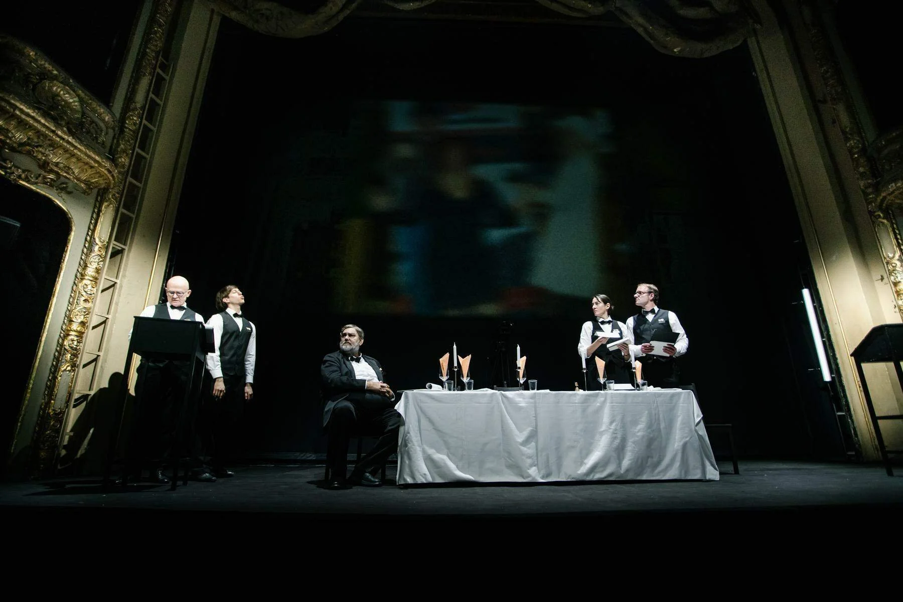 07_Probenfoto_CORRECTIV enthüllt_foto_Kolja Zinngrebe.jpg