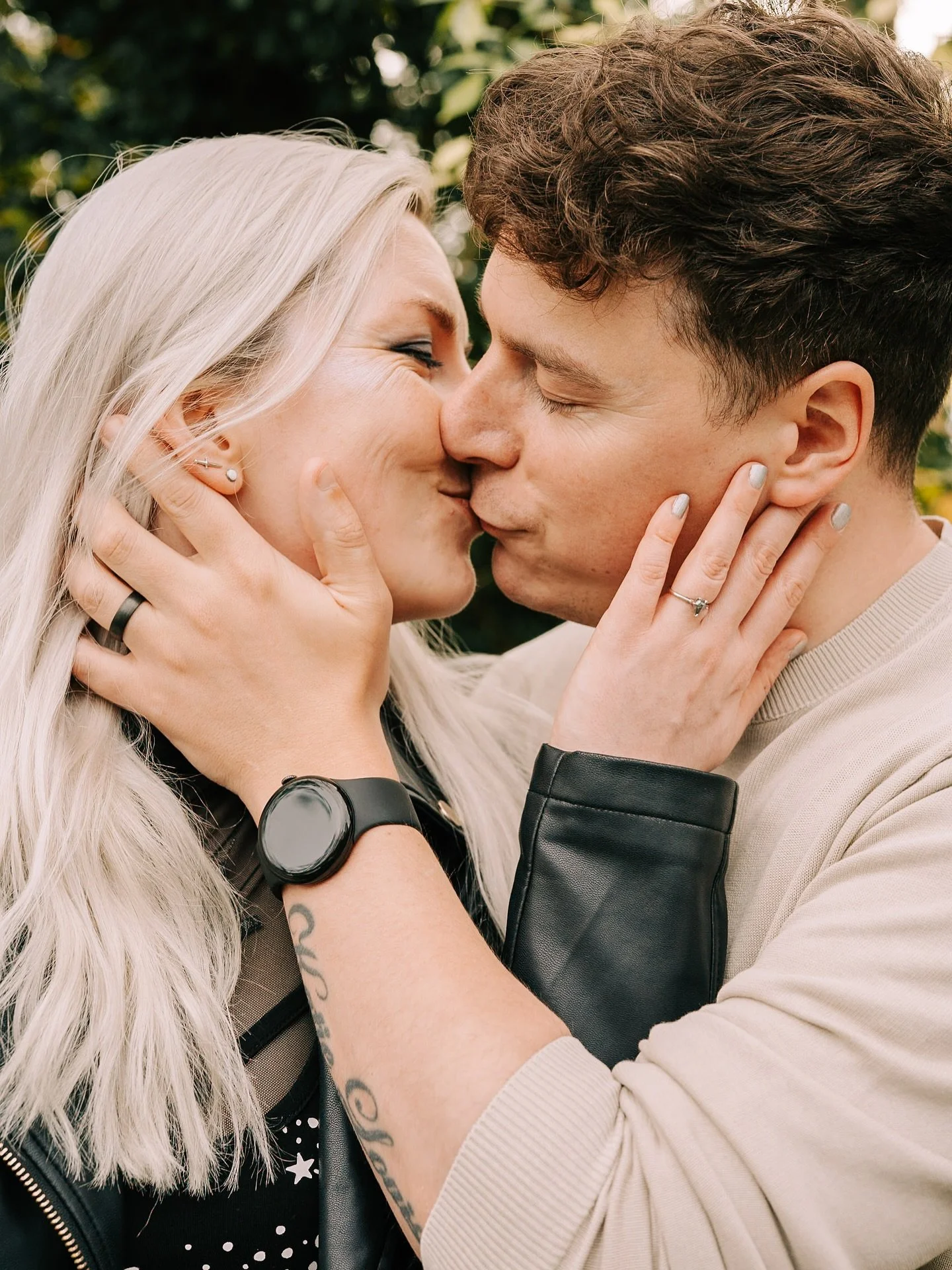 ✨BRYONY &amp; AARON✨

Something a little closer to home in today&rsquo;s post! On Monday, I spent the morning with these two in my own neck of the woods &mdash; lovely Worsley! We had such a blast wandering along the canal and through the woods, soak