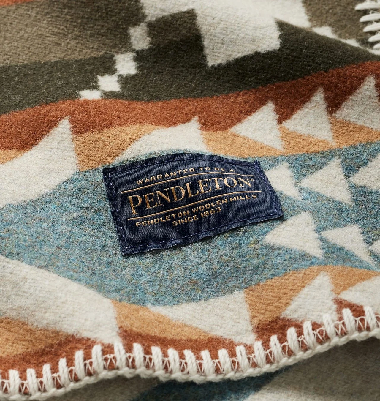 Pendleton---Jacquard-Saddle-Blanket---Nehalem-Natural4.jpg