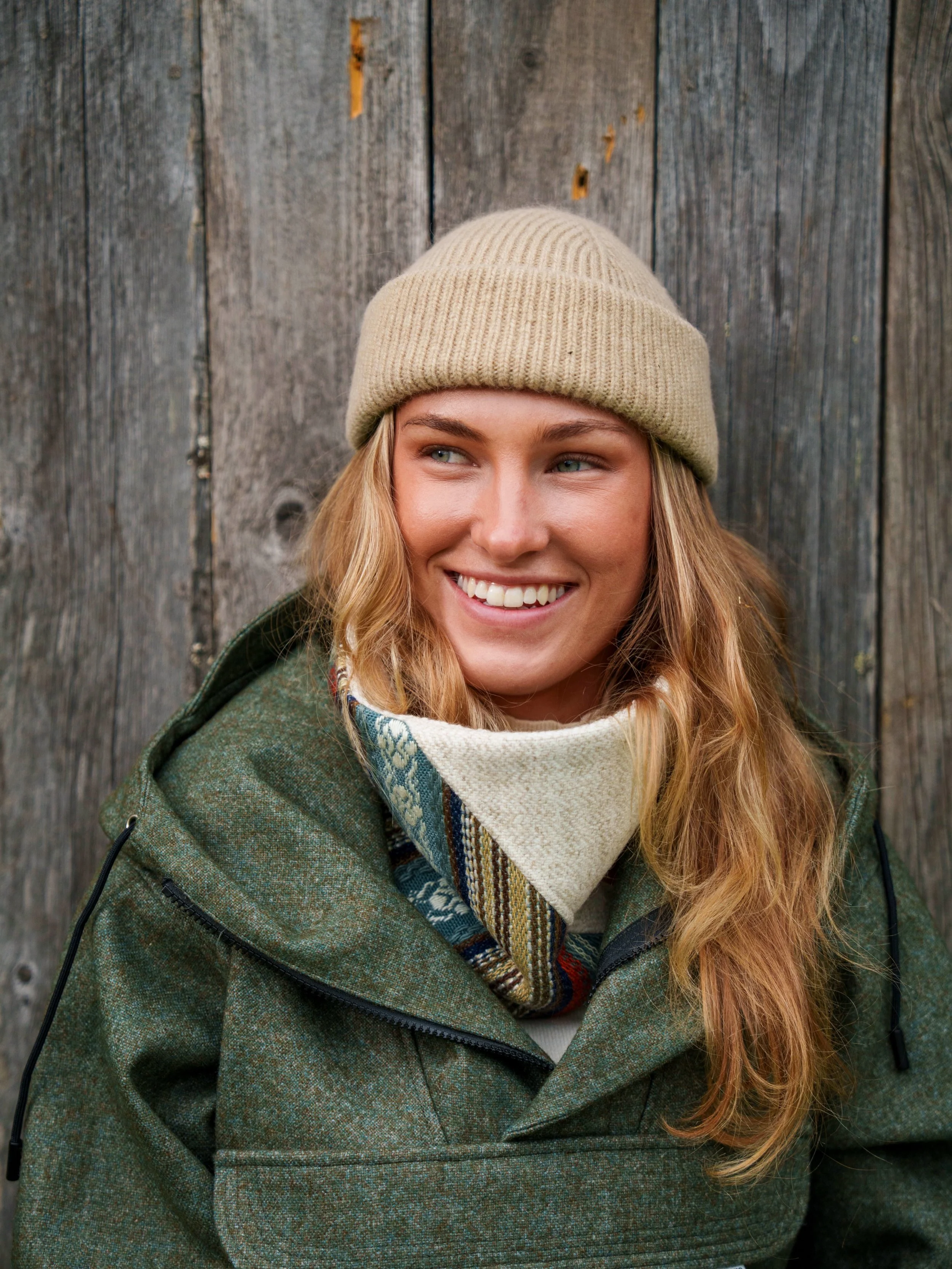 Leirvassbu- A neck warmer rooted in place, material, and continuity. 

Leirvassbu neck warmer is made from original wool curtains sourced from Leirvassbu, a historic lodge in Jotunheimen and part of Den Norske Turistforening.🤍