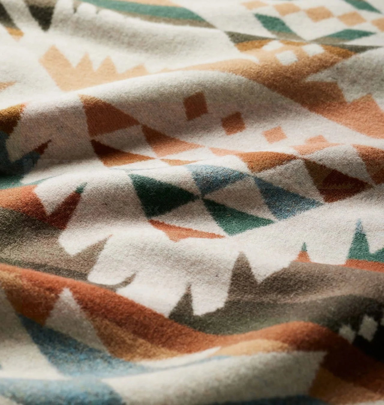 Pendleton---Jacquard-Saddle-Blanket---Nehalem-Natural3.jpg