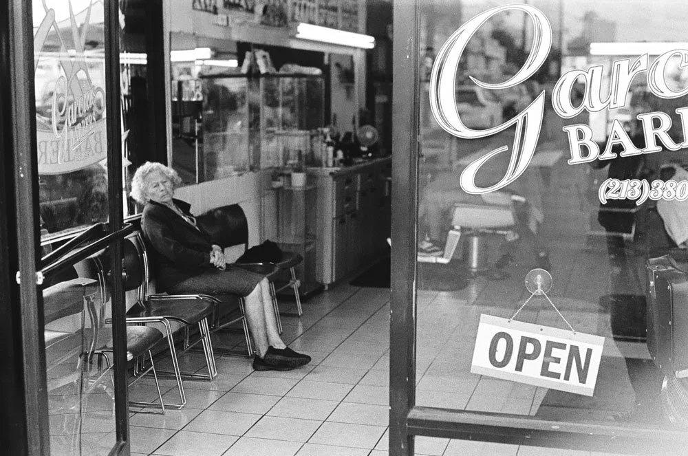 WOMAN-BARBER-SHOP.jpg