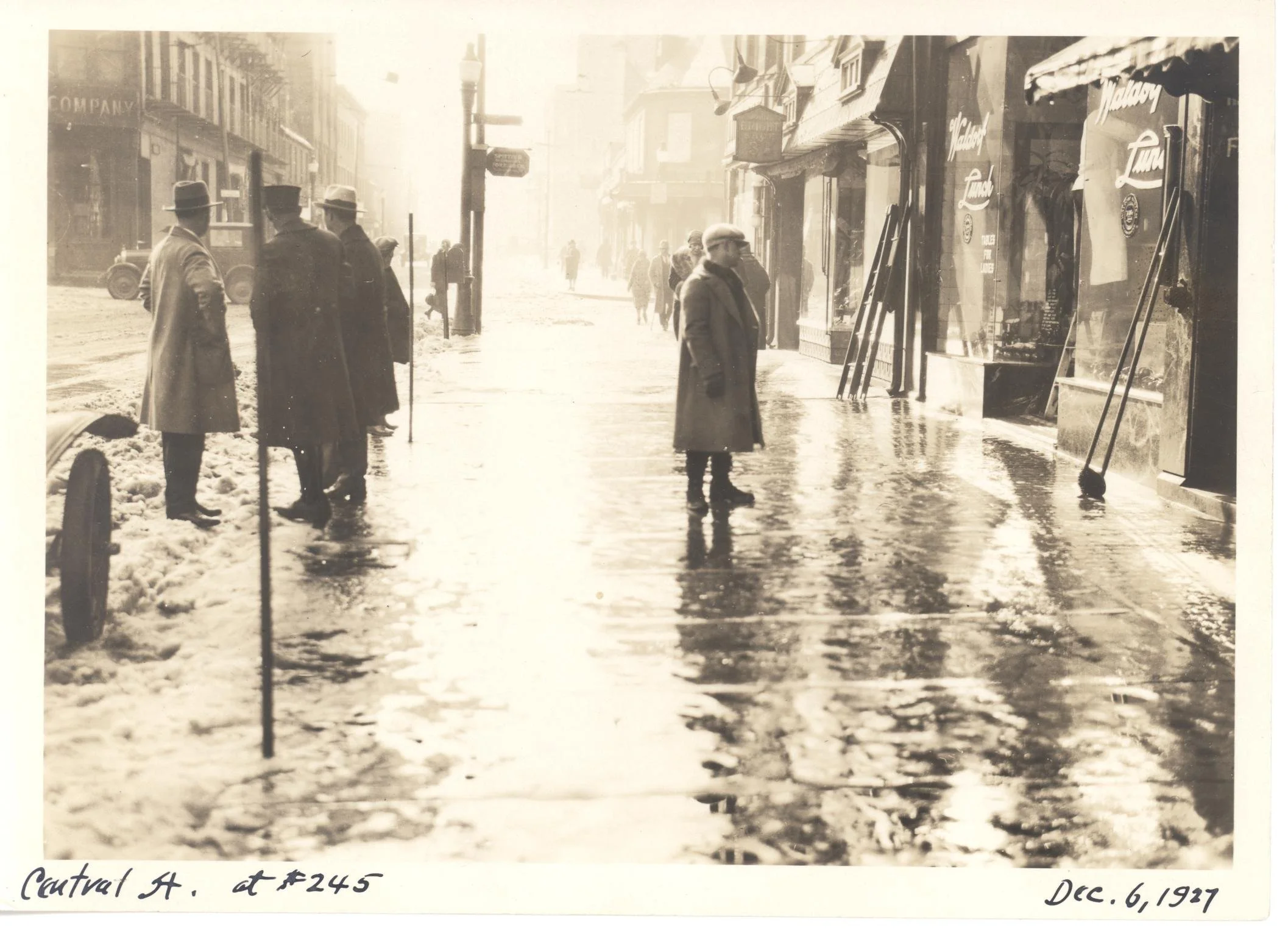 Waldorf Lunch System: early fast-food chain had three Lowell locations