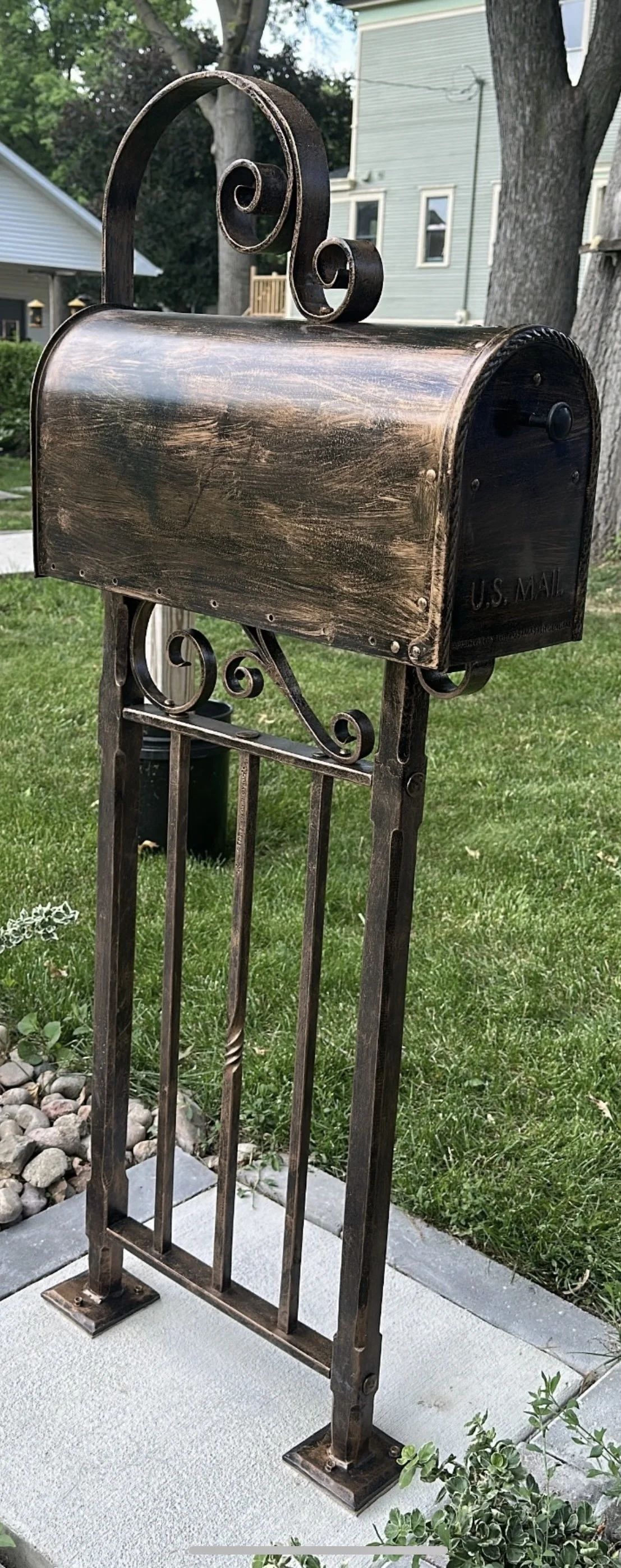 Custom mailbox post