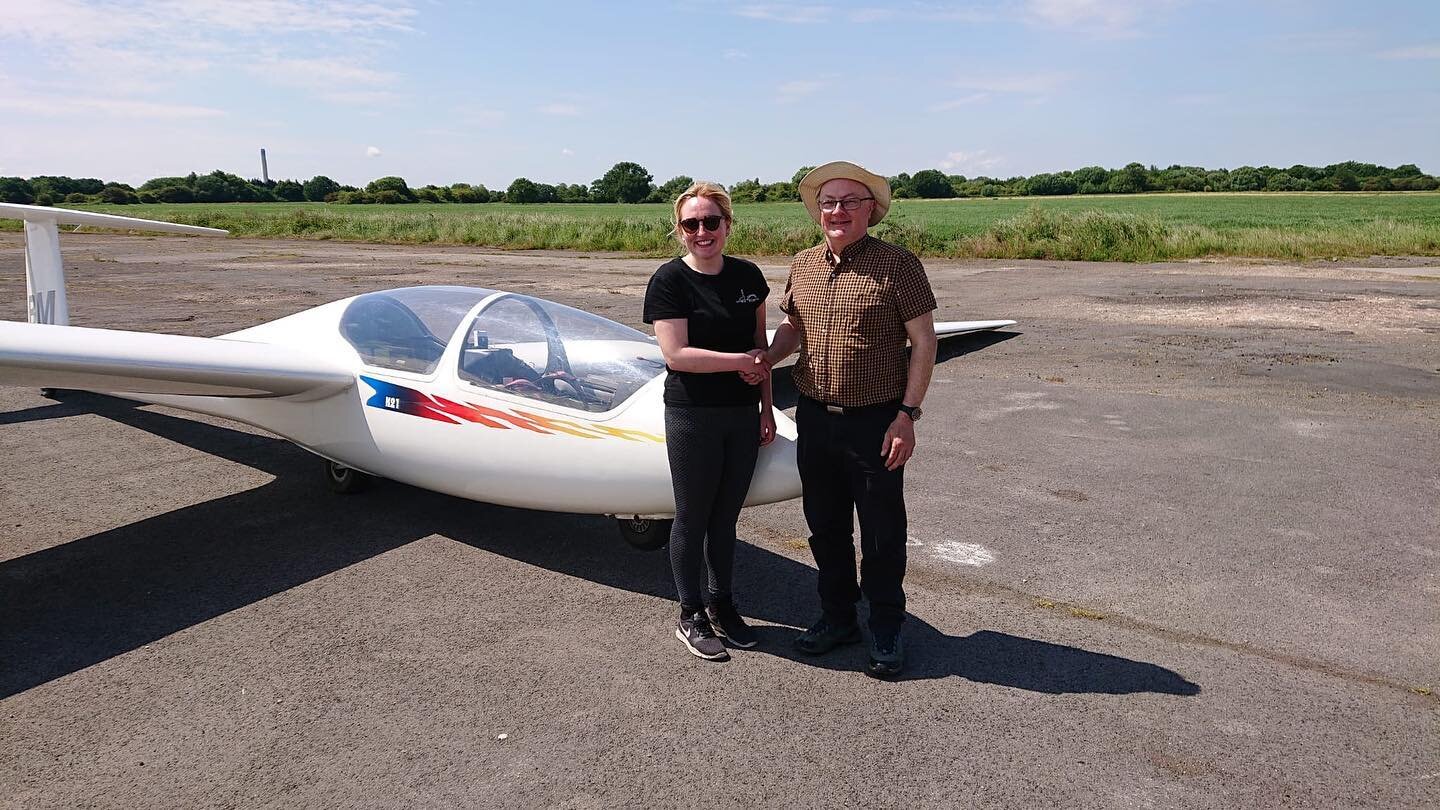 We had a very successful winching course at Burn last Week. James completed his Bronze Skills. Craig managed both a silver height gain and 1-hour flight.  Hannah was sent solo by instructor Keith Springate. A lot of progress was made by everyone else