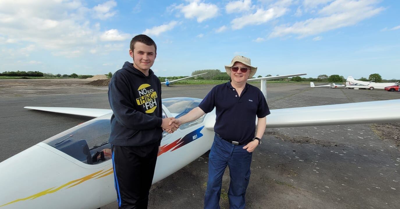 Big Congratulation to Oscar who had his first solo flight at the weekend at the age of 15. 🎉
#gliding #discovergliding #burngc #northerngliding #BritishGlidingAssociation #britishgliding
