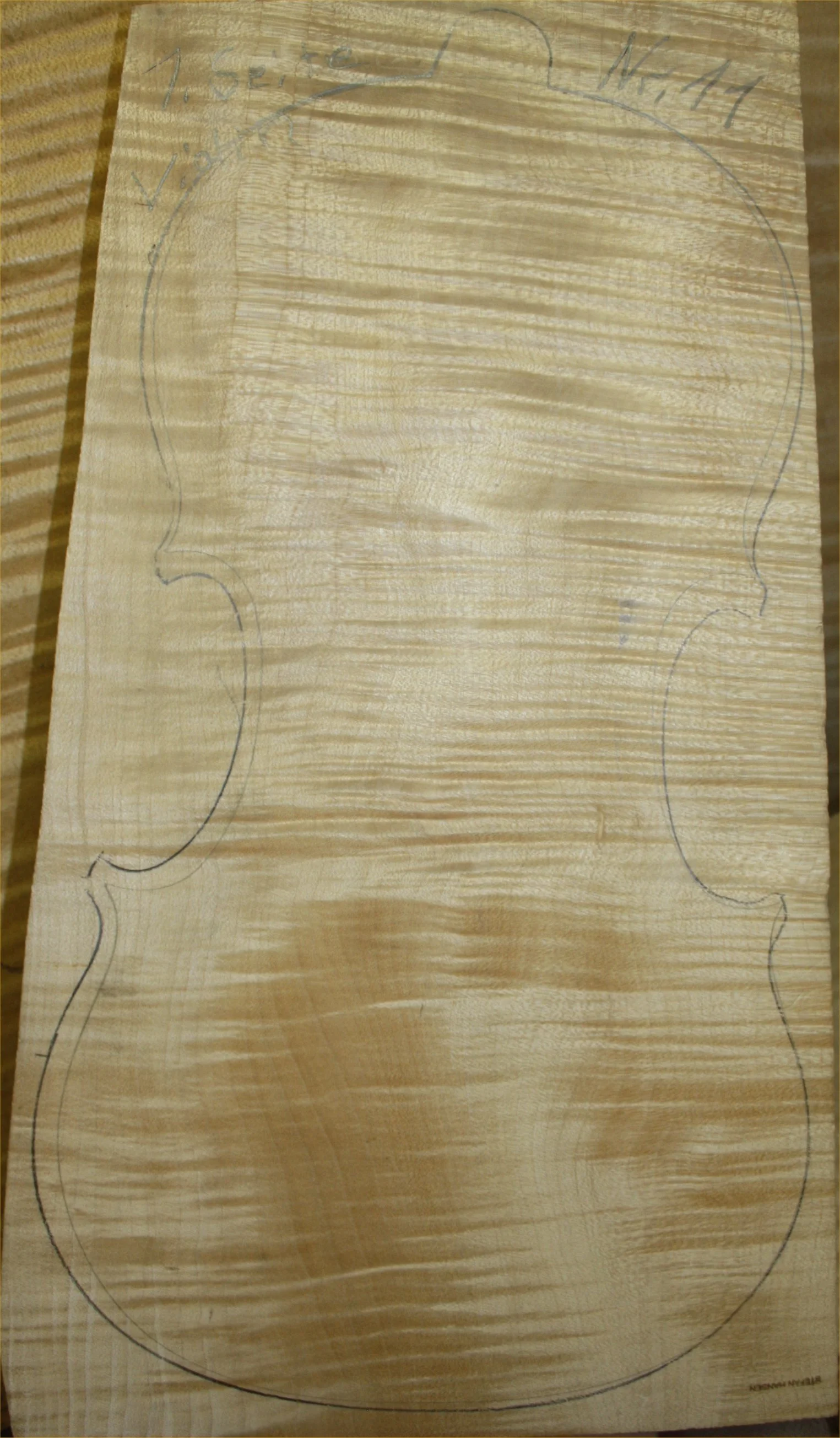 ViolinNr.11 beide Seiten.JPG