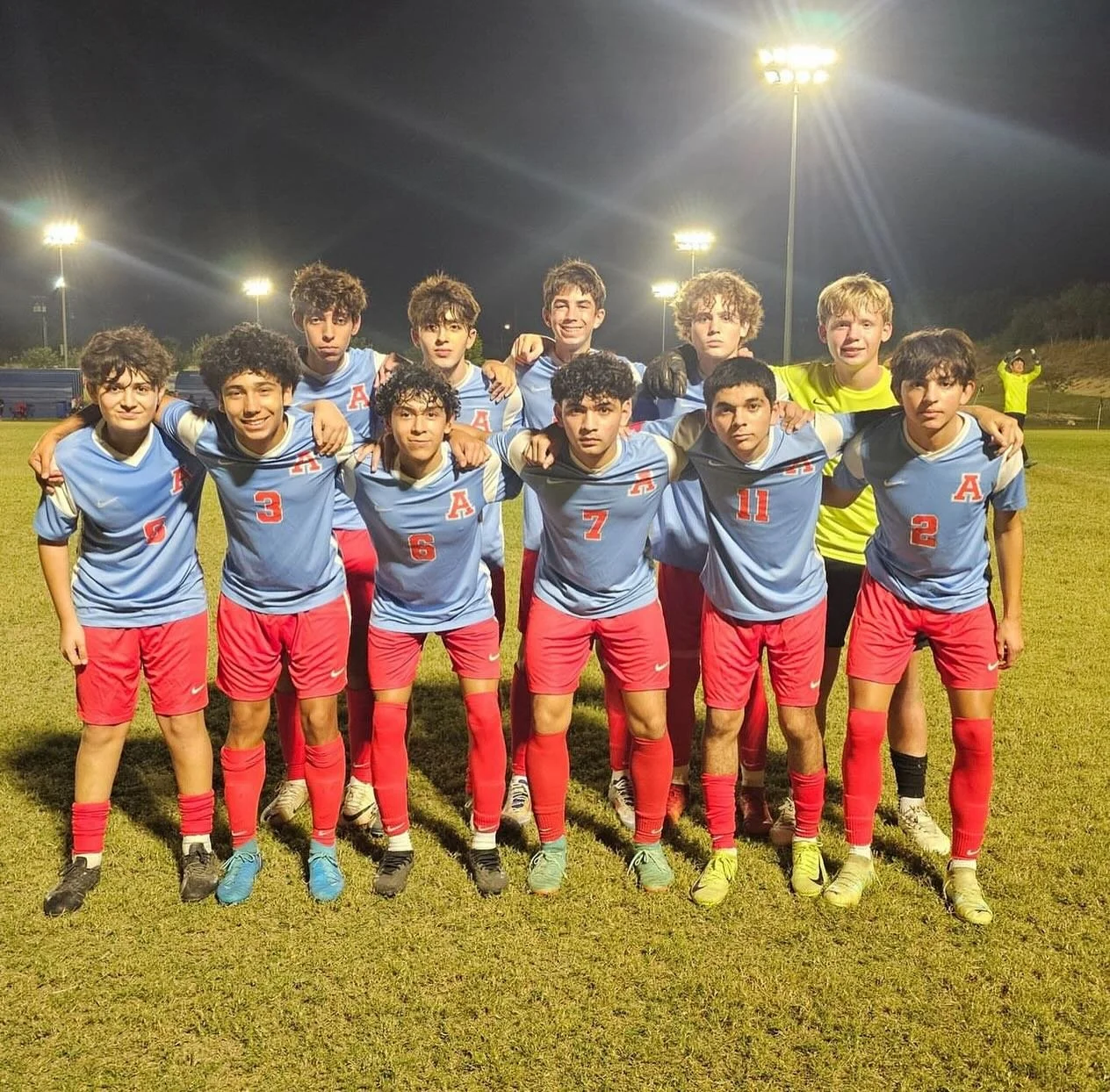 In my second year with the Antonian Boys Team! This year i am the Head Coach for JV and still an Assistant for the Varsity Team. 🔴🔵

Today we had two games, JV won 5-0 and Varsity won 3-0. Great to see some clean sheets and a lot of goals! Excited 