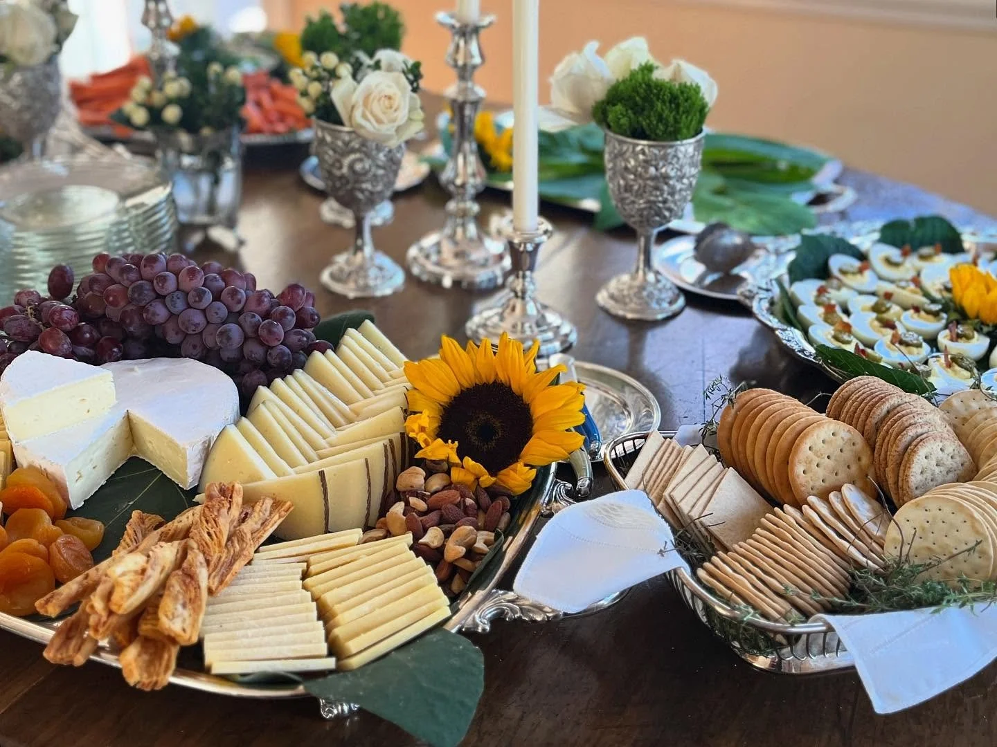 About last night&hellip;our lovely hostess opened her home and garden for a perfect wedding celebration to toast the newly married couple.
