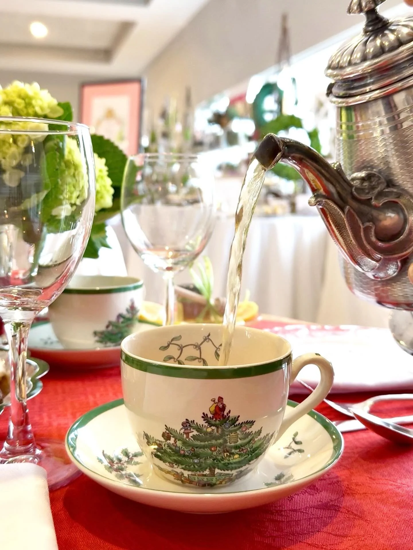 It&rsquo;s that time of year! Bring out the Christmas china! How I do love Spode Christmas Tree pattern. Especially when enjoying a cup of tea in their darling cup with mistletoe detail on the interior of the cup.