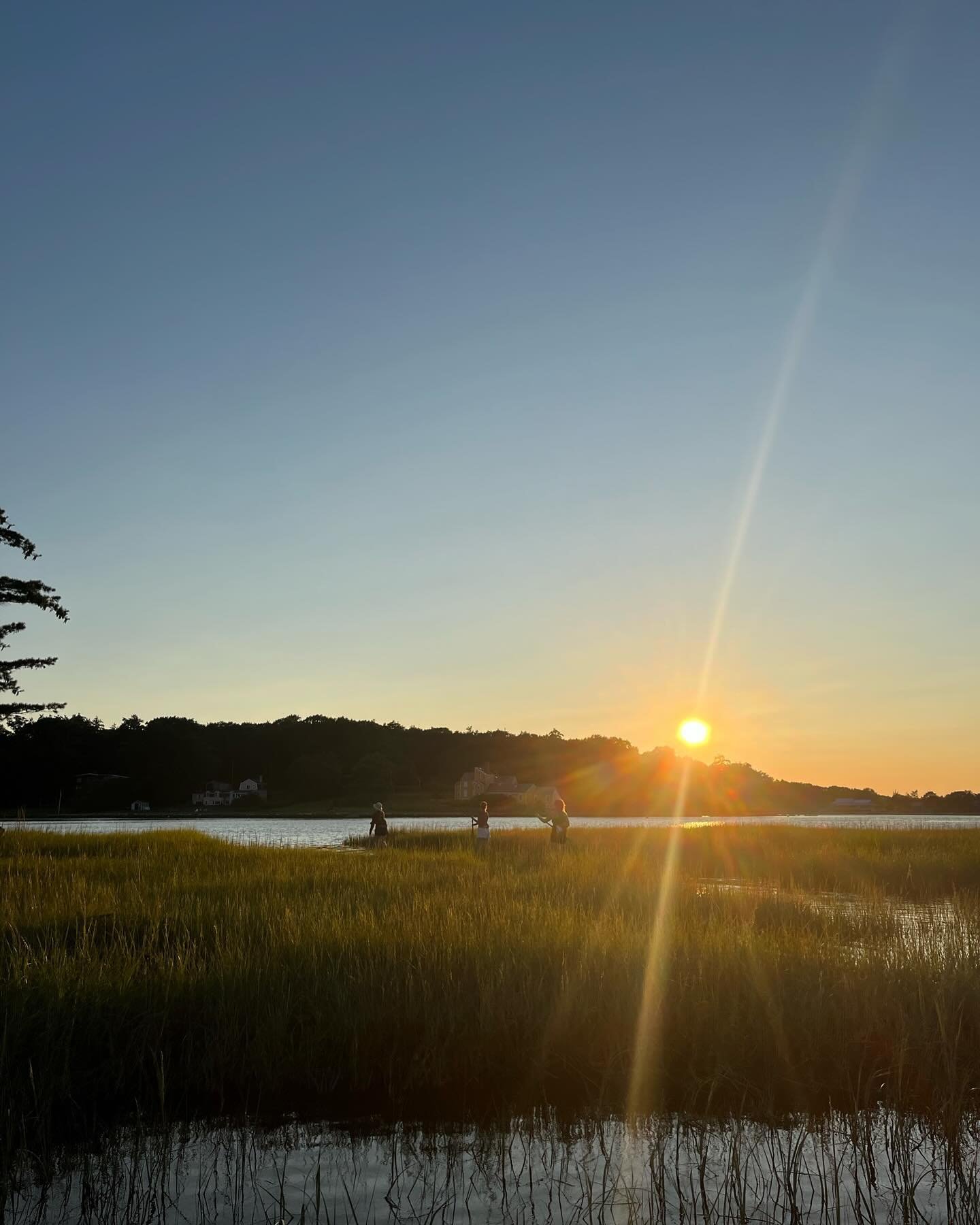 Happy Earth Day!!! We are so lucky to be able to get out and explore the incredible landscape around us here on the NH coastline🌊We love and appreciate everything the Earth offers us, from the tides to the sun🌞 Our team shares this value and makes 