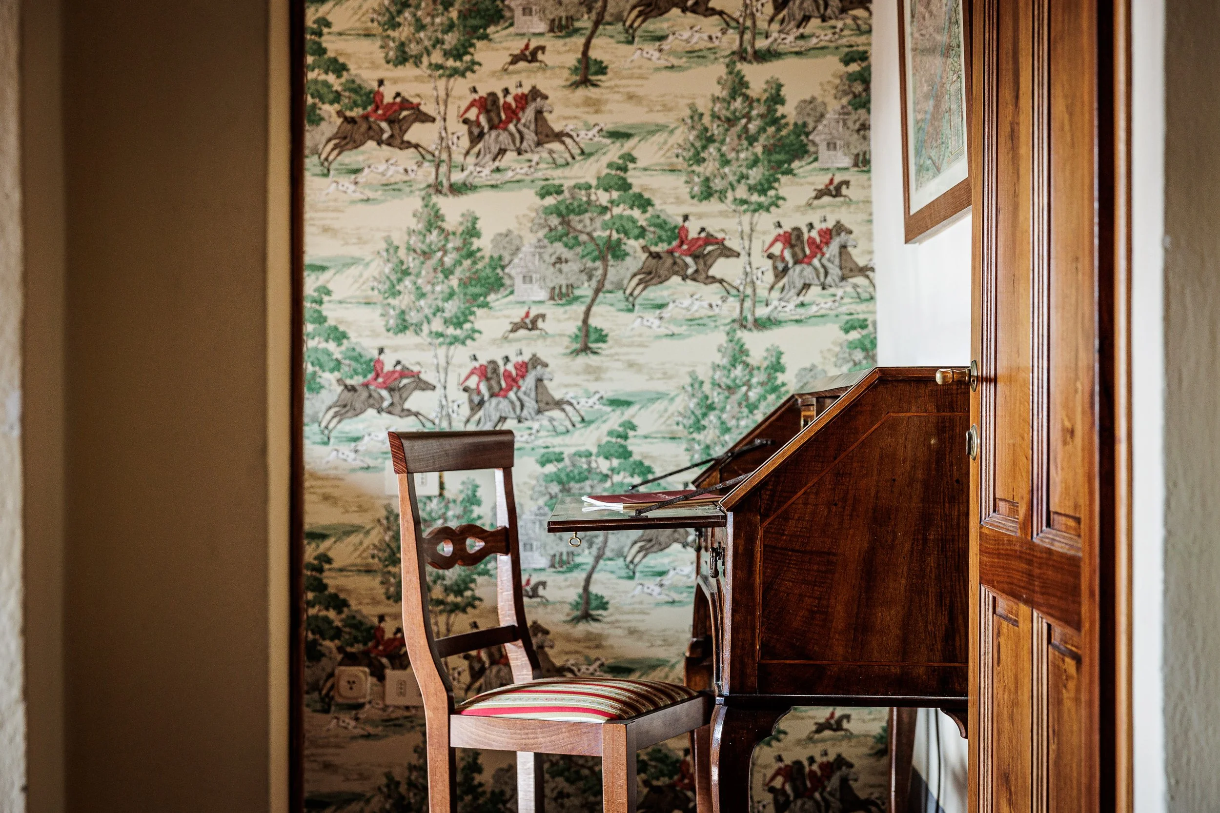 Borgo Vescine - upscale hotel that provides a free breakfast buffet, an attached winery, a poolside bar, two on-site restaurants, free in-room WiFi, rooftop terrace, wedding service. Siena. Italy