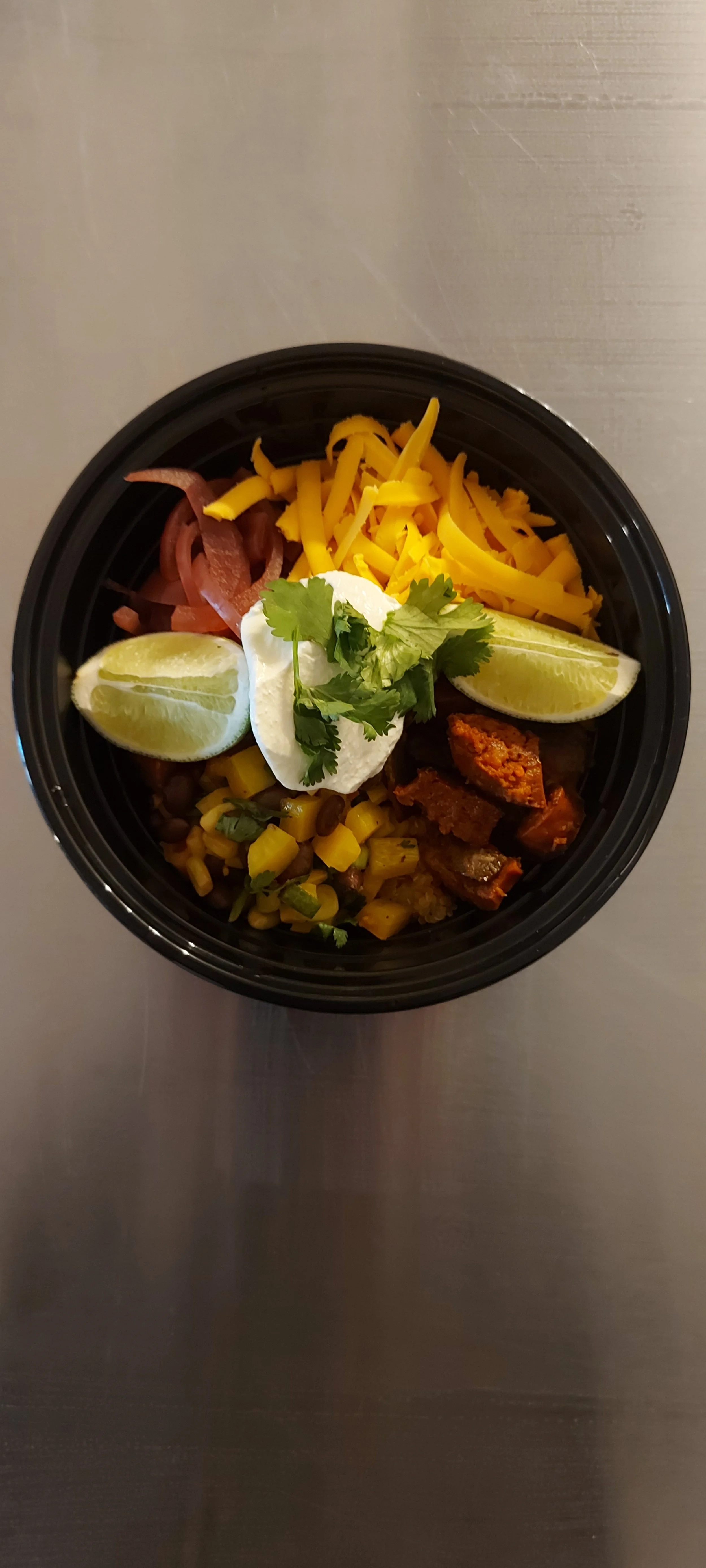 Bol mexicain au quinoa et chorizo