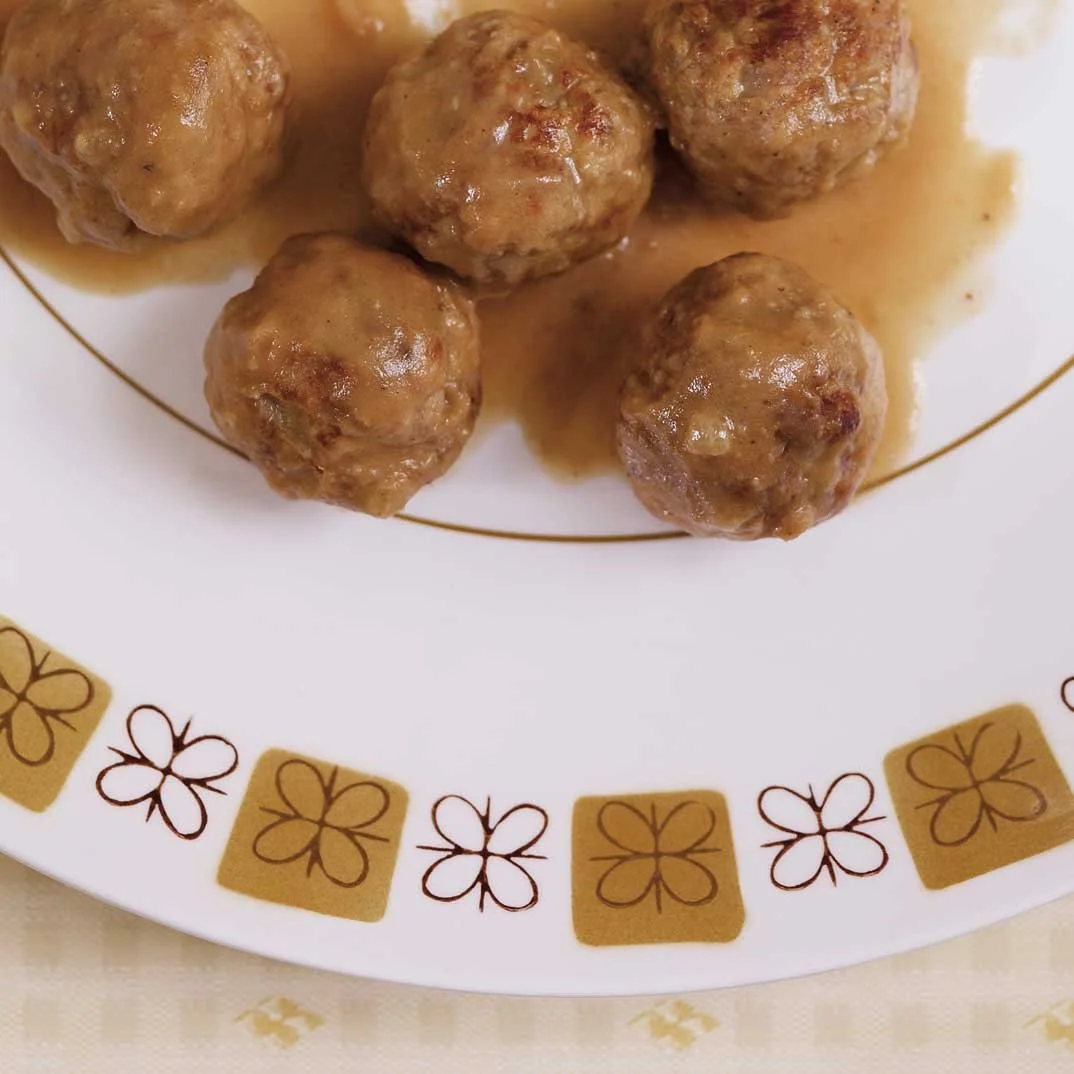Boulettes suédoises sur nouilles aux oeufs