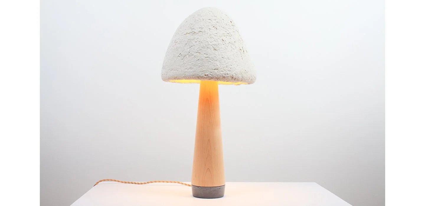 MushLume Table lamp shaped like a mushroom