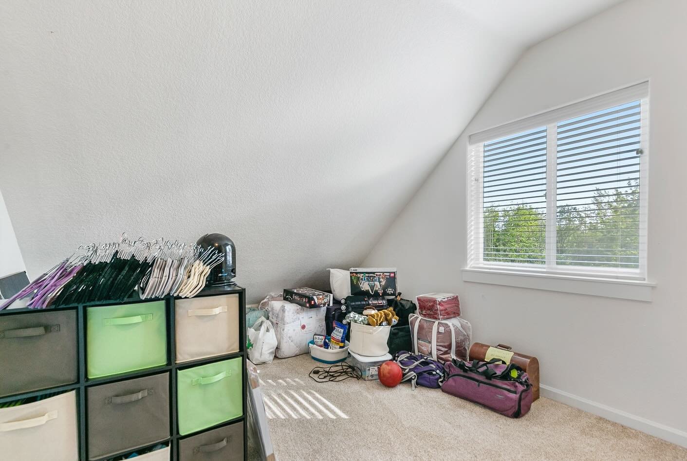 Our DeClutter Edit is one of the most powerful edits we offer to our clients.

Packing up, moving, and getting a home ready to be put on the market can be an overwhelming process. Sometimes people &ldquo;run out of space&rdquo; on where to put their 