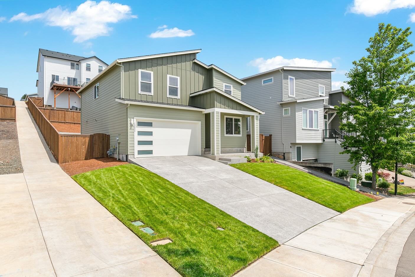Need Stress-Free Temporary Housing While Your Home is Being Repaired?

Month2Month provides move-in-ready single-family homes near you, designed for comfort and flexibility. Plus, they know exactly how to work with your insurance provider to make the