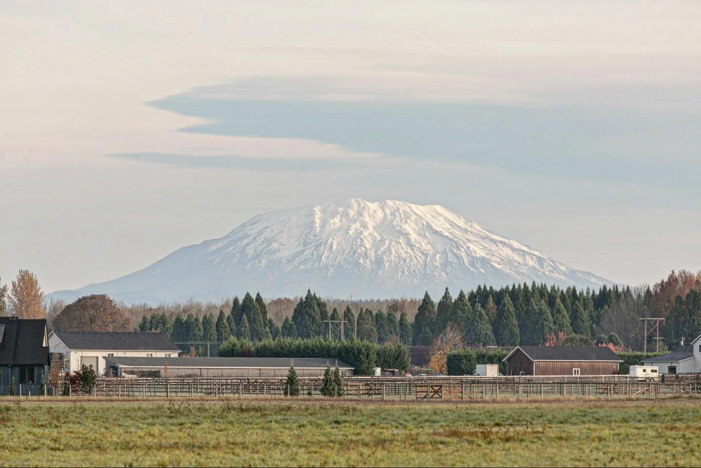 Who might want this view from their 5 acre property in Vancouver, WA?

#realestate #realestatephotography #mtsthelens #washington #washingtonrealestate #vancouverwa #vancouverwarealestate