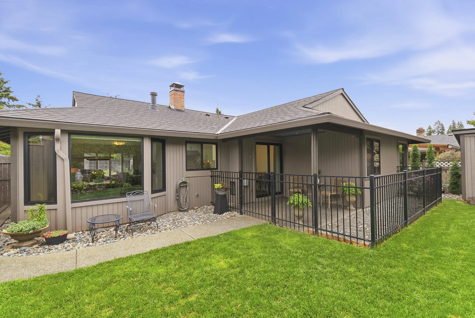 Nicely landscaped backyard of a home for sale in Vancouver, WA