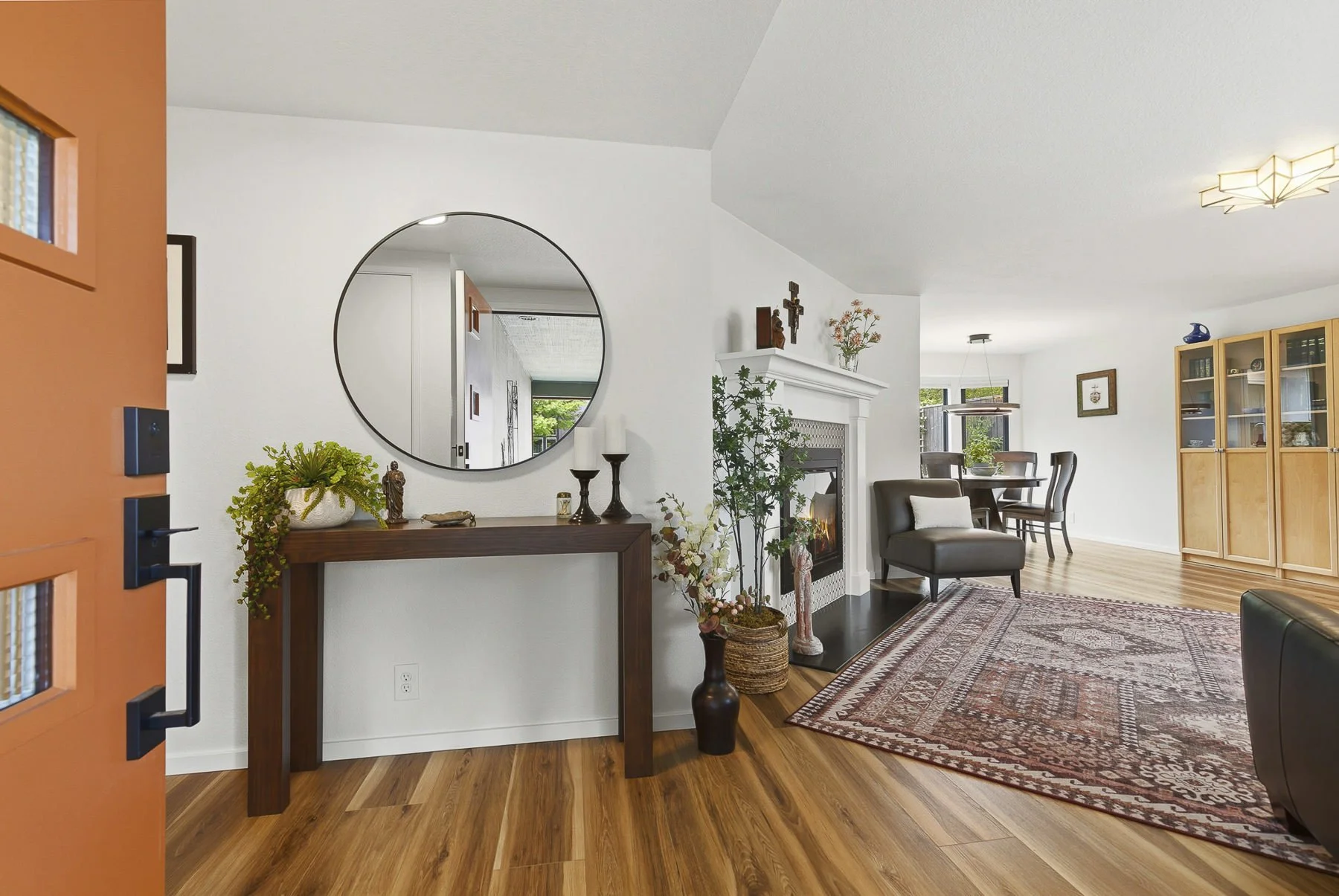 Grand entry view of a home for sale in Vancouver, WA