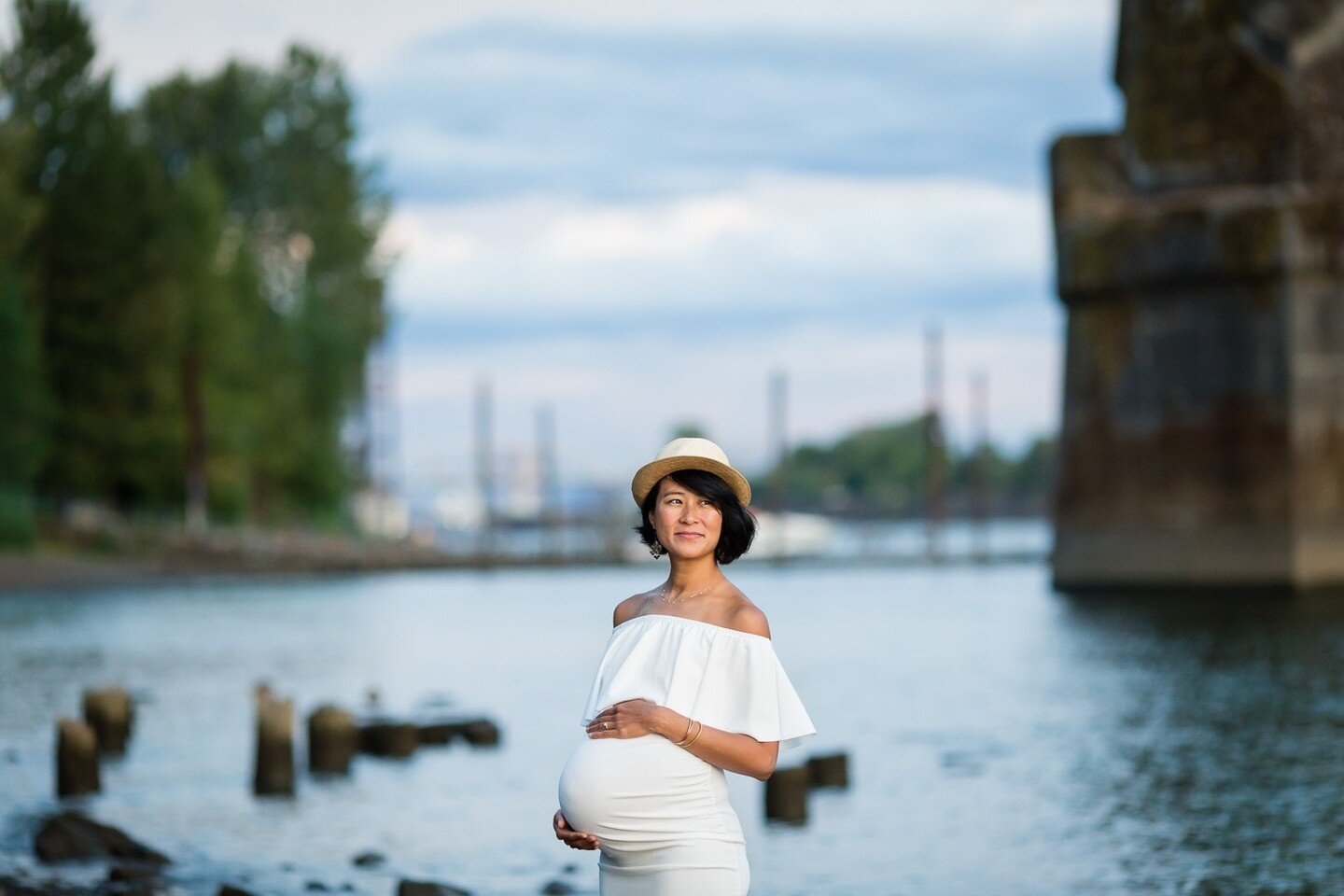 Pregnancy can be a stressful time, but I truly believe investing in maternity photos is something you'll be glad you did. You will have beautiful photos to look back on that will remind you of how special that time in your life was.⁠
⁠
First and fore