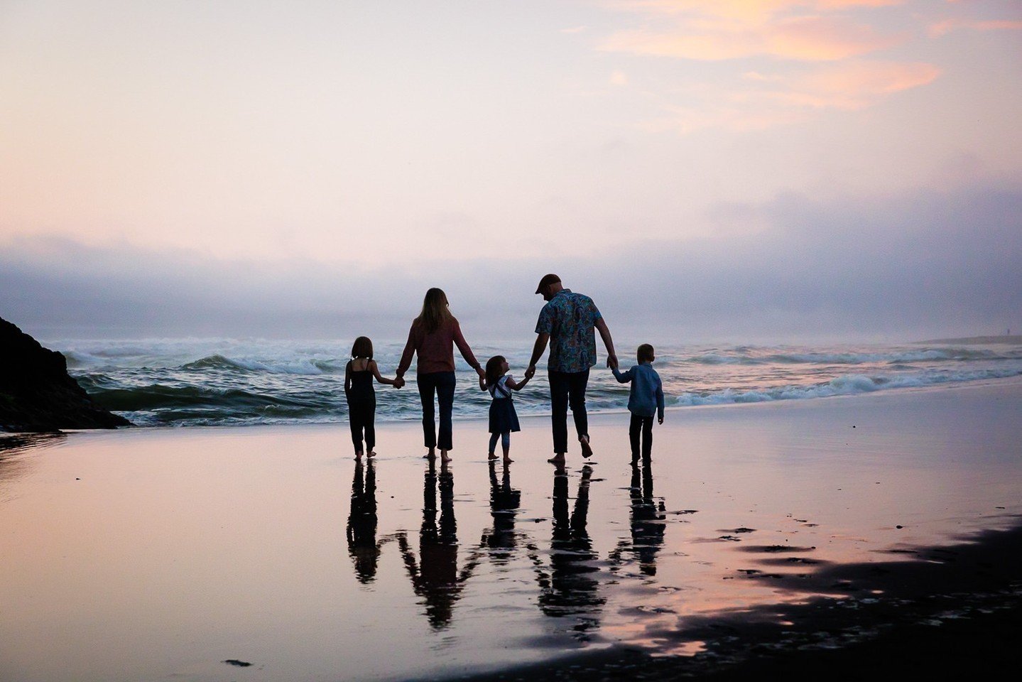 If you're familiar with the Oregon Coast, you probably already know it is the perfect location for family portraits.⁠
⁠
We're so fortunate to live near the coast where it has multiple breathtaking locations that offer fun beach (and non-beach!) activ