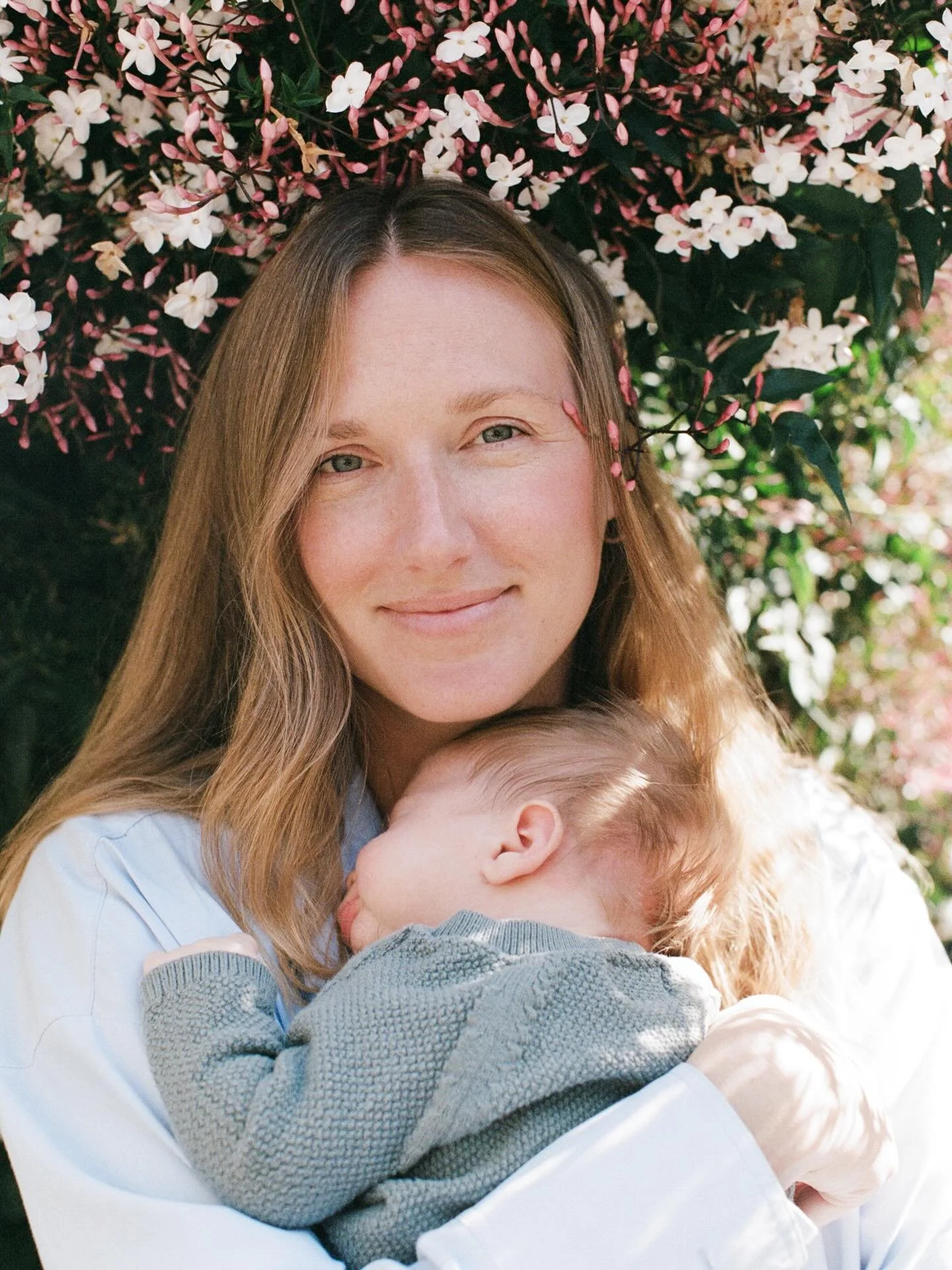 “Wherever you go, go with all your heart” -Confucius // booking sessions now for Fall and Winter, love newborn sessions at home so much. #motherhoodonfilm #sanfranciscophotographer #35mm #120film