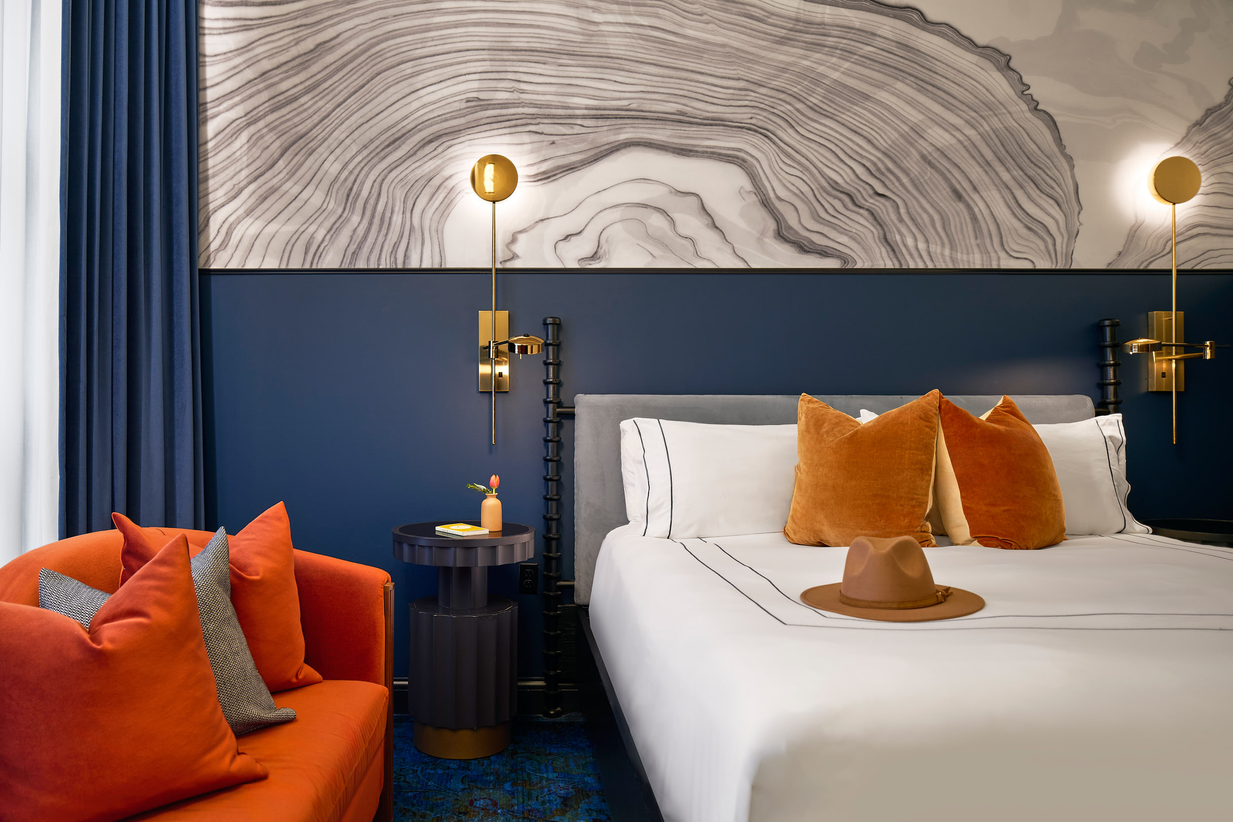 Located in the heart of Nashville’s historic Printer’s Alley, the Dream Nashville (part of the Hyatt Boundless Collection) is a masterclass in adaptive reuse. My architectural photography of this property highlights the contrast between the 1890s Uto