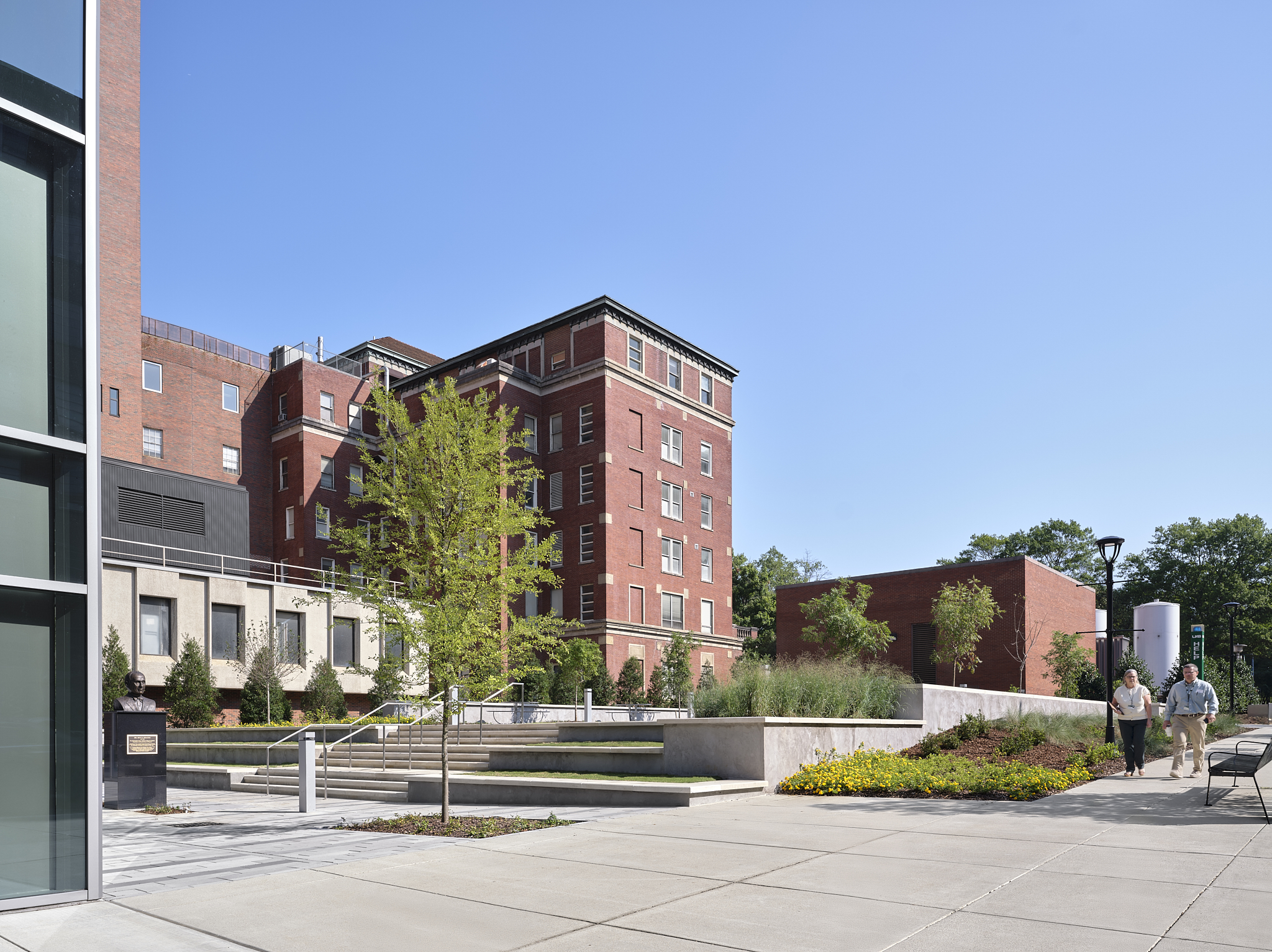 A centerpiece of this architectural assignment was the UAB Genomics Conference Center. Designed to host international symposia, the space features sophisticated acoustic treatments and cutting-edge AV integration. My photography emphasizes the scale 