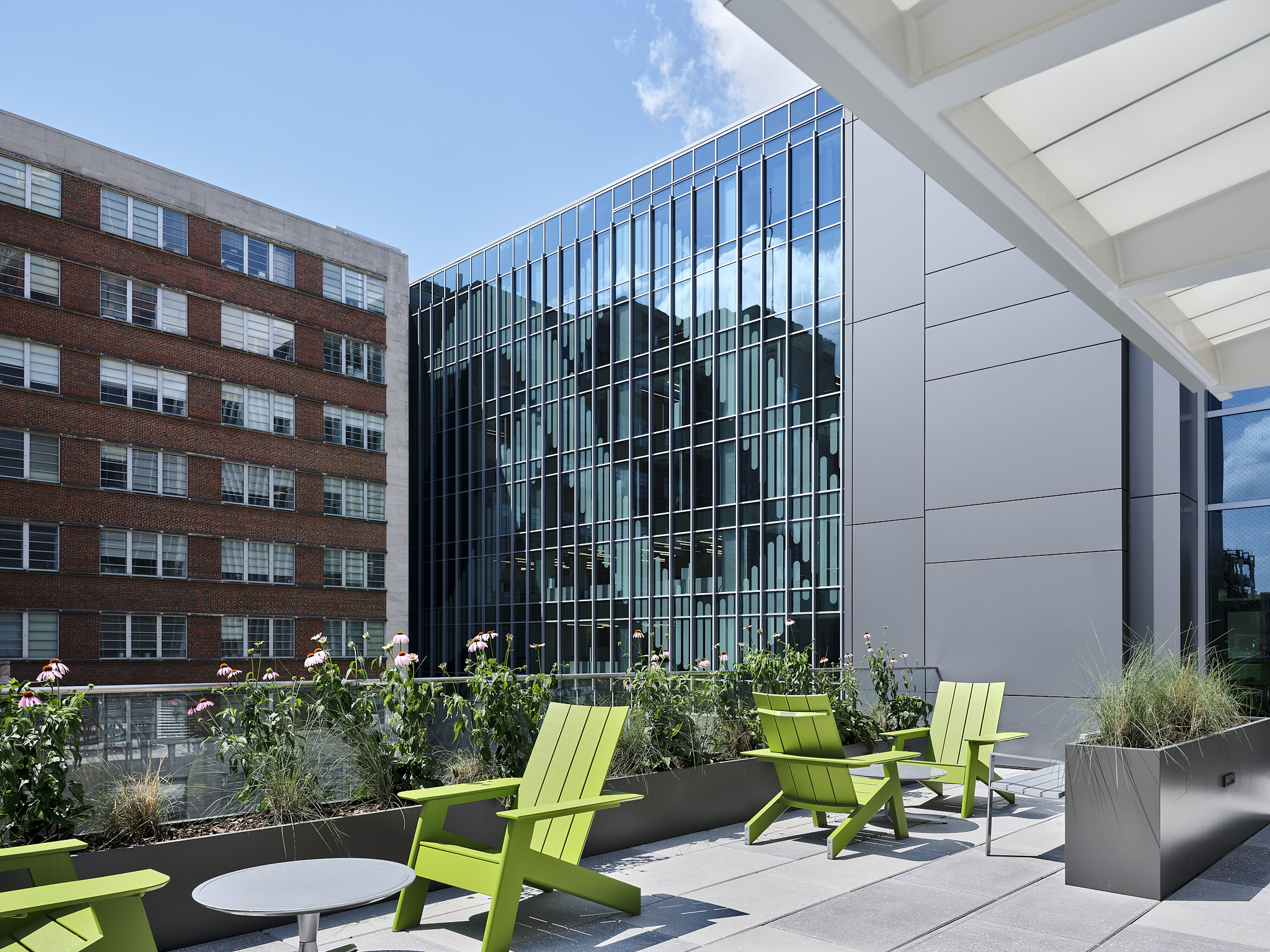 A centerpiece of this architectural assignment was the UAB Genomics Conference Center. Designed to host international symposia, the space features sophisticated acoustic treatments and cutting-edge AV integration. My photography emphasizes the scale 