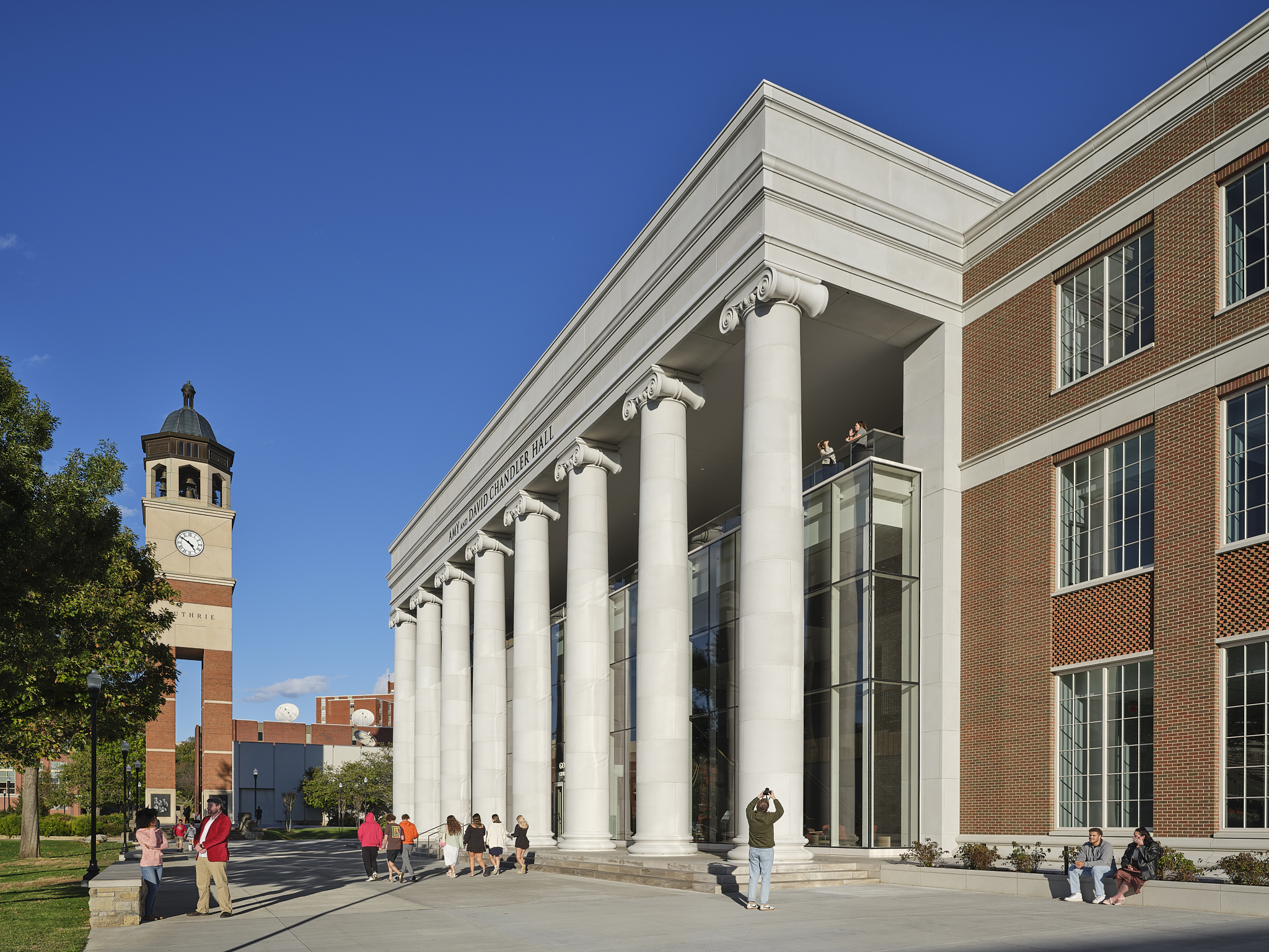 Gensler-Western-Kentucky-University-Architectural-McGinn-Photography-exterior-populated-space.webp