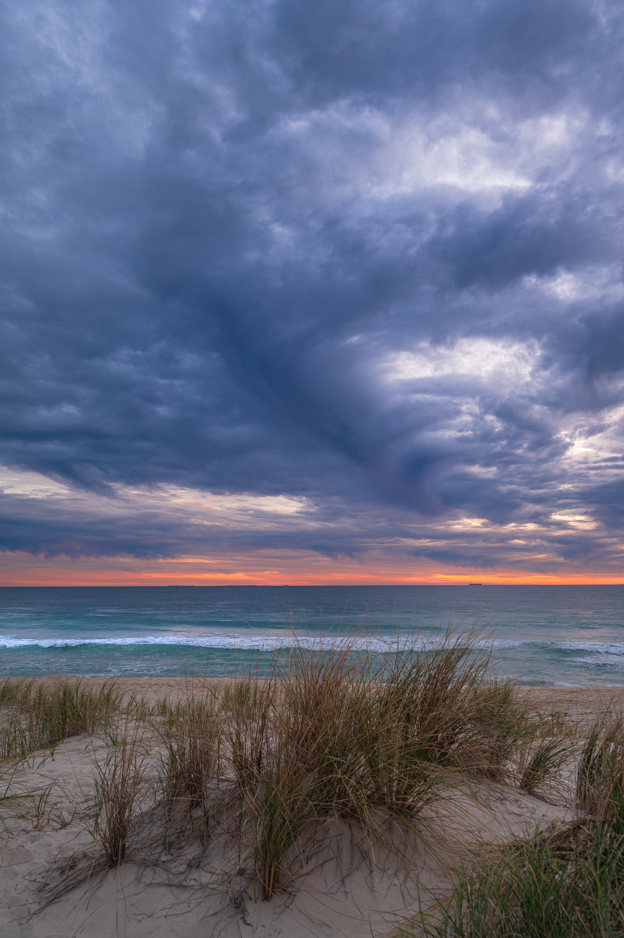 VLW Photography - TheBeach - Nikon - June 2025.png