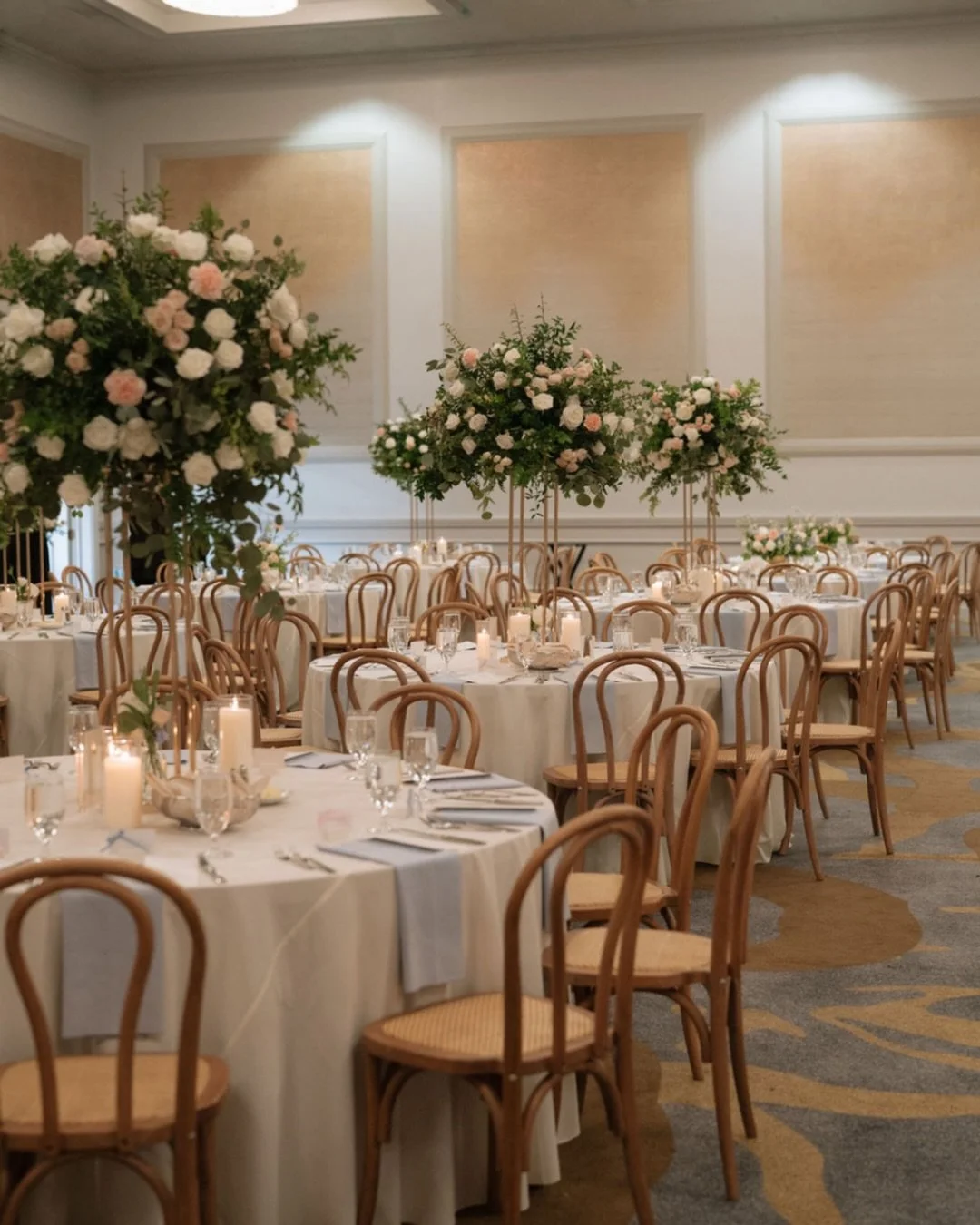 When moments are special, flowers become their extension! Delicacy in every detail, harmony in every accent.

client: @animesh13 
planner: @oso_events 
venue: @hayesmansion 
photography: @soullikethesun 
videography: @jasminemullenproductions 
dj: @d