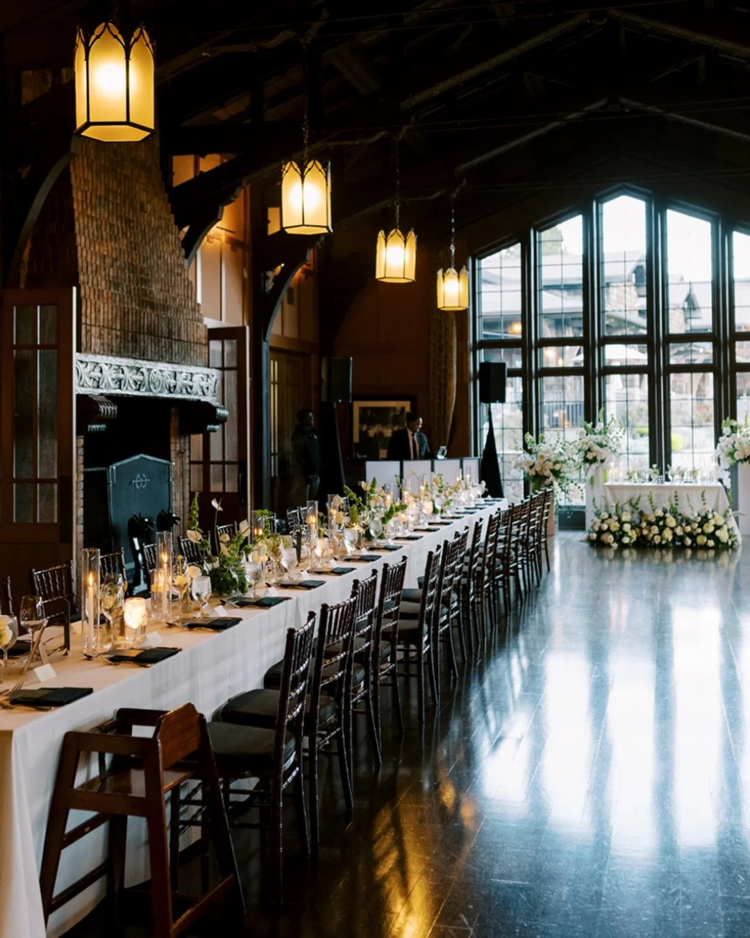 We believe that flowers can transform a space &mdash; and thoughtfully designed d&eacute;cor transforms the mood of the entire event ✨

Want the same for your celebration? Secure your date now!

Photographer: @apollofotografie 
Planner: @atouchofgrac