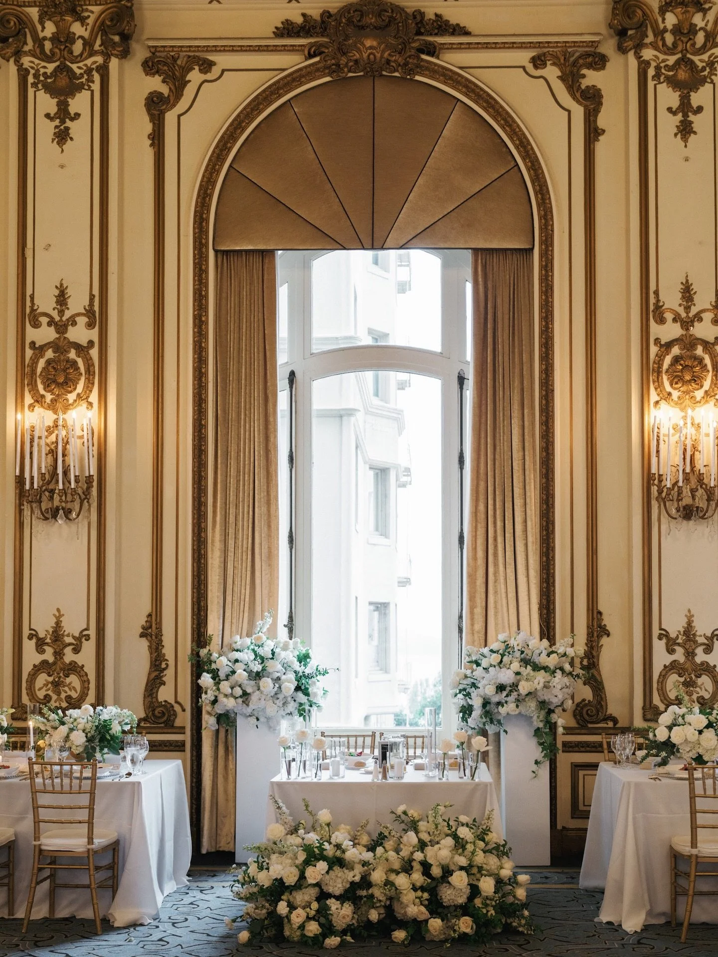 The celebration hall doesn&rsquo;t start with d&eacute;cor, but with a spatial concept.

We build the composition so that every detail enhances the overall impression. This is what a well-considered result looks like.

If you are planning your weddin