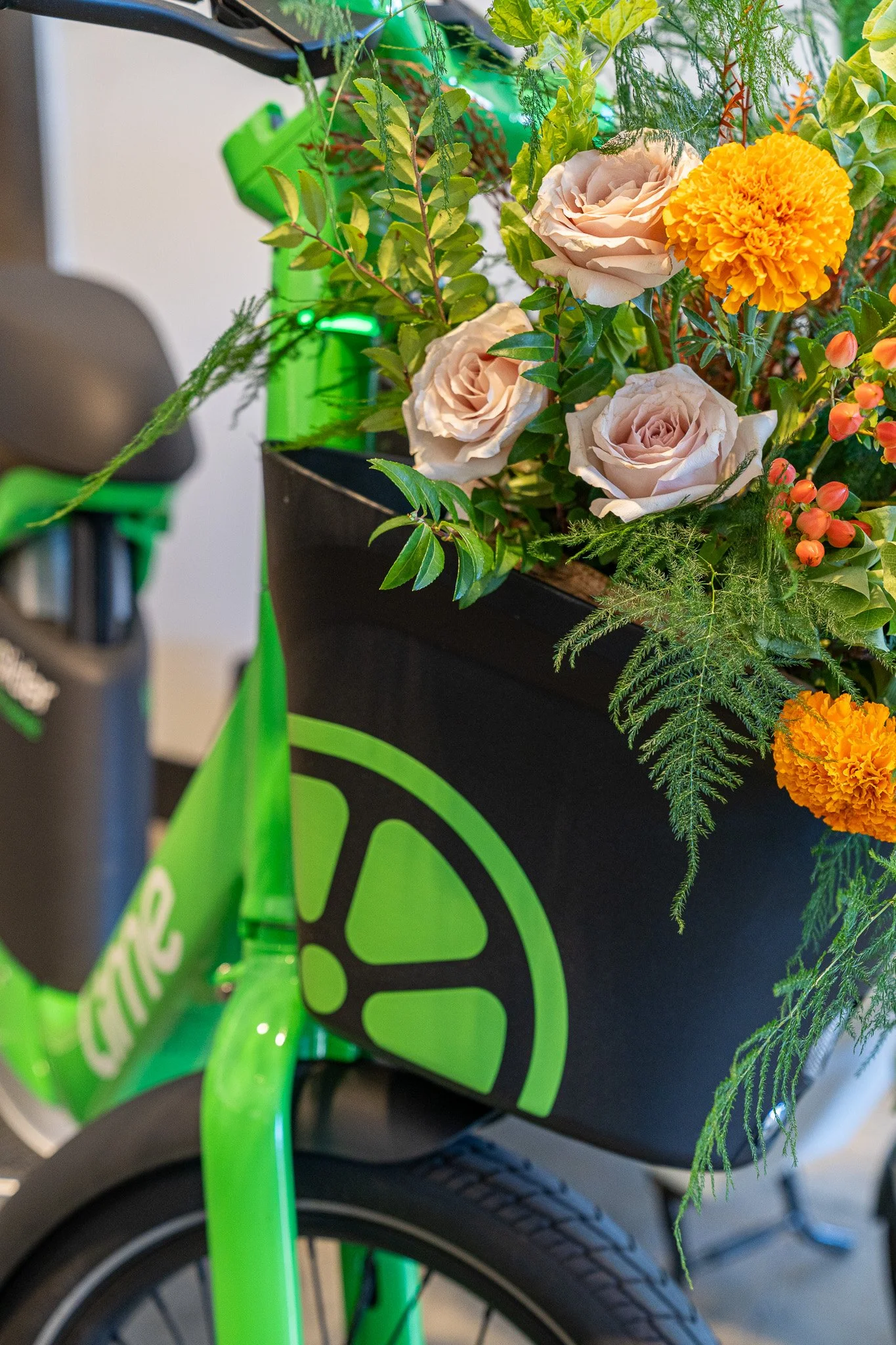 For Lime's San Francisco HQ opening, Flowers Valley created signature floral arrangements inspired by the company's brand identity and color palette. Featuring modern, artistic designs with organic textures and contemporary styling, the custom floral