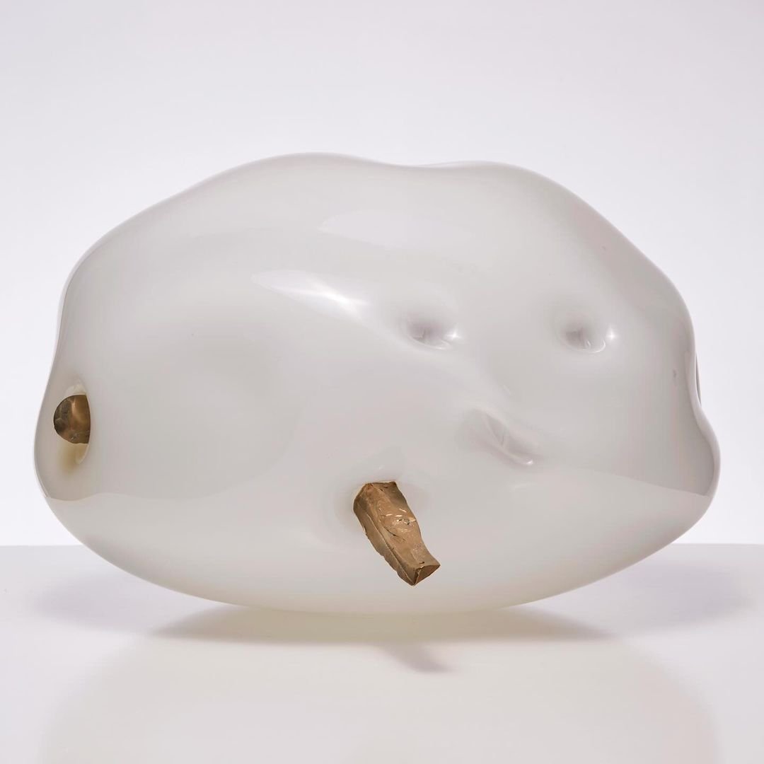 Puffy, 2024, Hand blown glass, bronze, 25 x 38 x 43 cm
