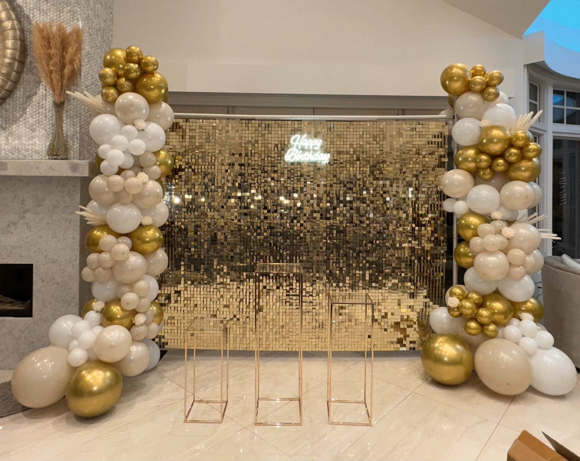 Photobooth 263 - Backdrops Gold Sequins.jpeg