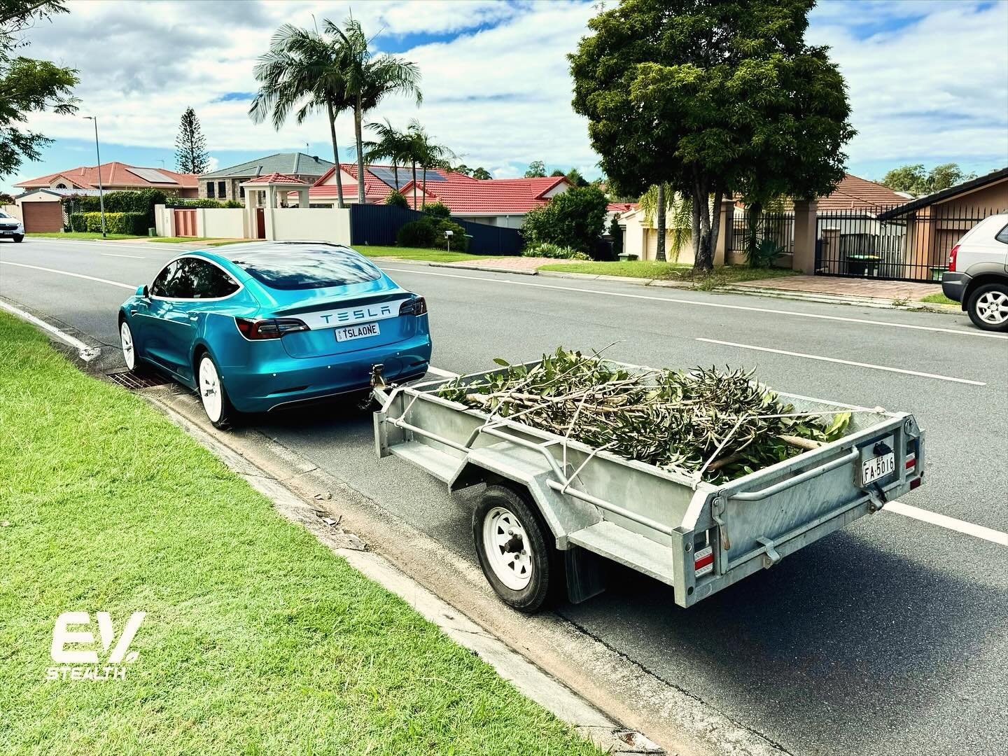 Taking out green waste sustainably with the #teslamodel3 😉 
.
.
.
.
#evstealth #evstealthsolutions #evtowing #evtowbars #sustainabletransport #emobility #electriccarsaustralia #electricvehicles #stealthmode #tesla #electricvehicletowbars #ev #biking