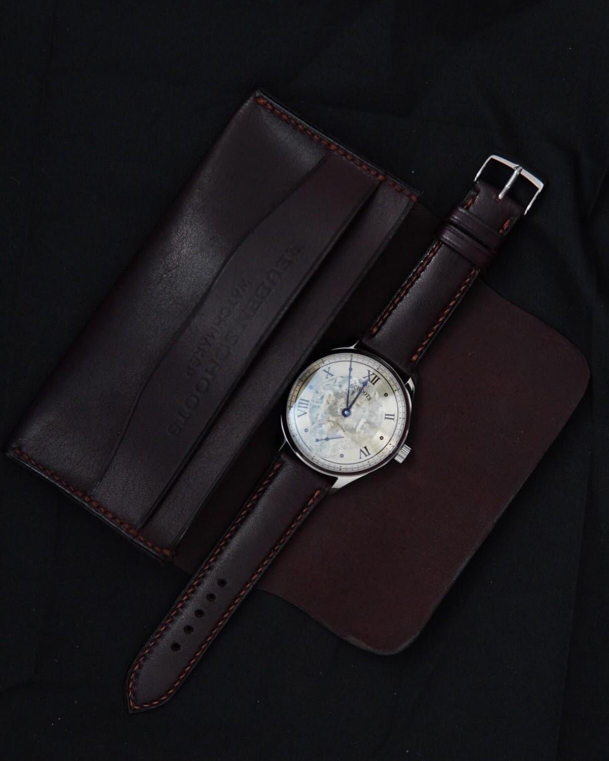 JBY x @reubenschoots 
.
JBY kangaroo watch straps and custom timepiece wallets that went out recently with his first edition of beautiful hand built first edition watches.
.
Watch straps: hand dyed vegetable tanned kangaroo leather, the pouches are a