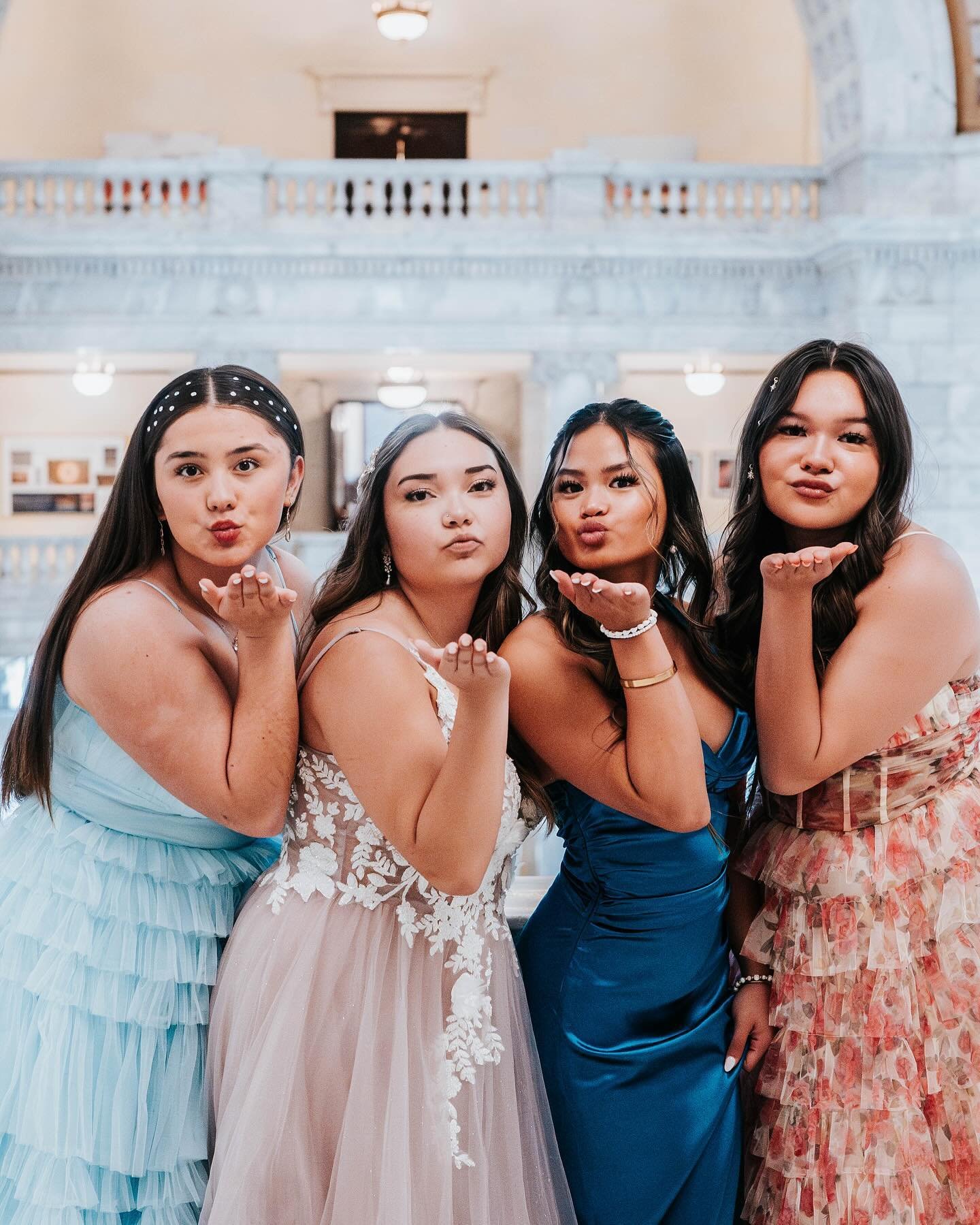 girlies just wanna have fun &amp; what a better way to go to prom with your bestest friends 🤍✨🪩🥂

#utahphotographer #utahvideographer #highschooldance #utahhighschool #prom #media #utah #utahcapitol #prom2024 #promposes #besties #theegirlies #prom