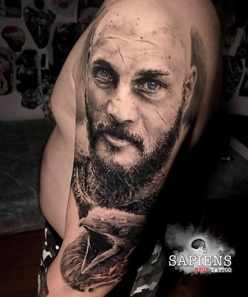 tatuaj cu portretul lui ragnar