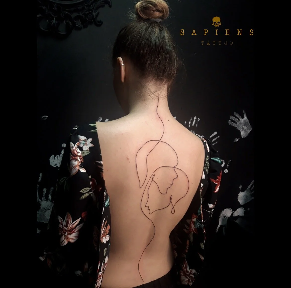 tatuaj pe spate din linii fine